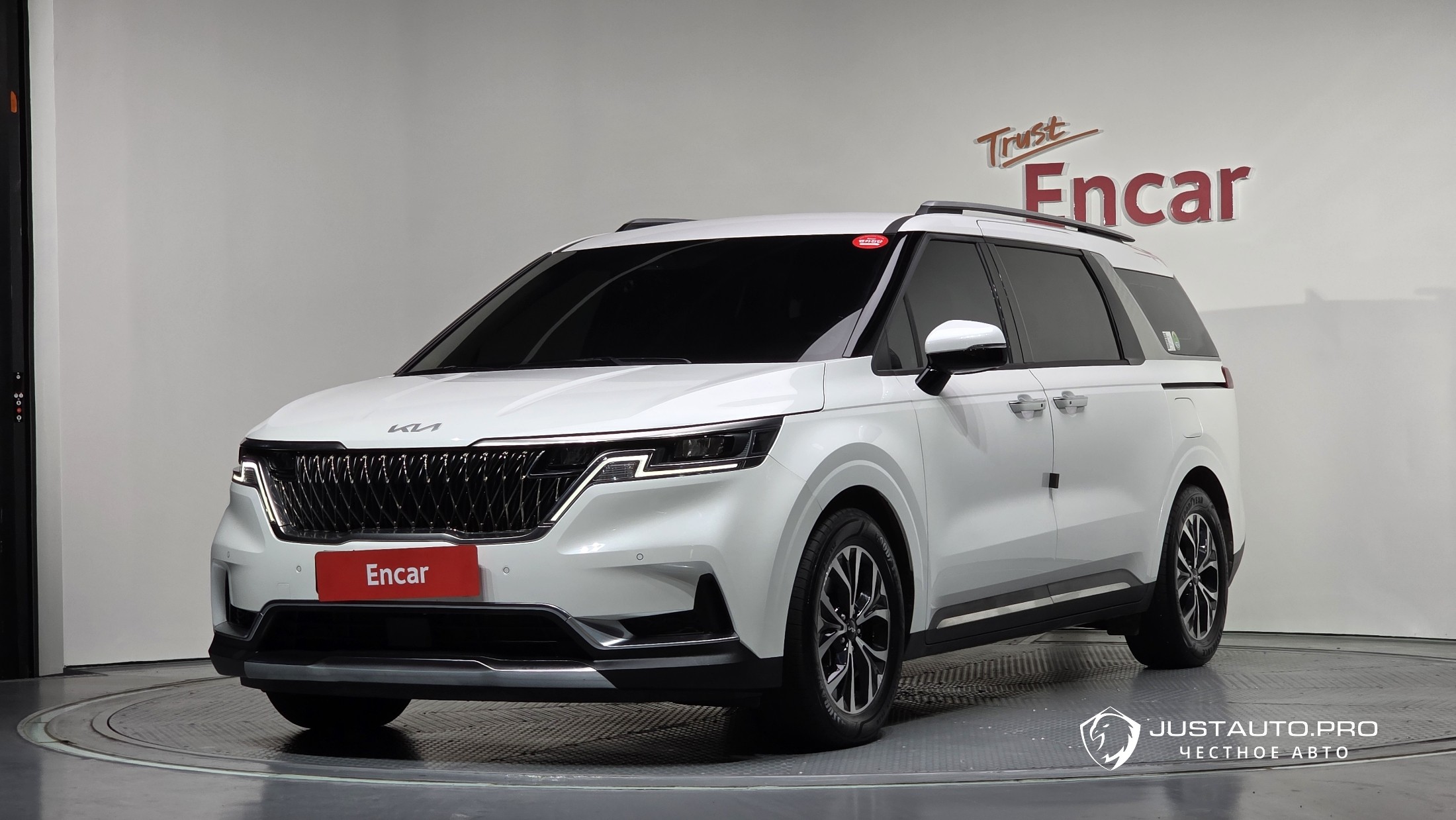 Автомобиль Kia Canival