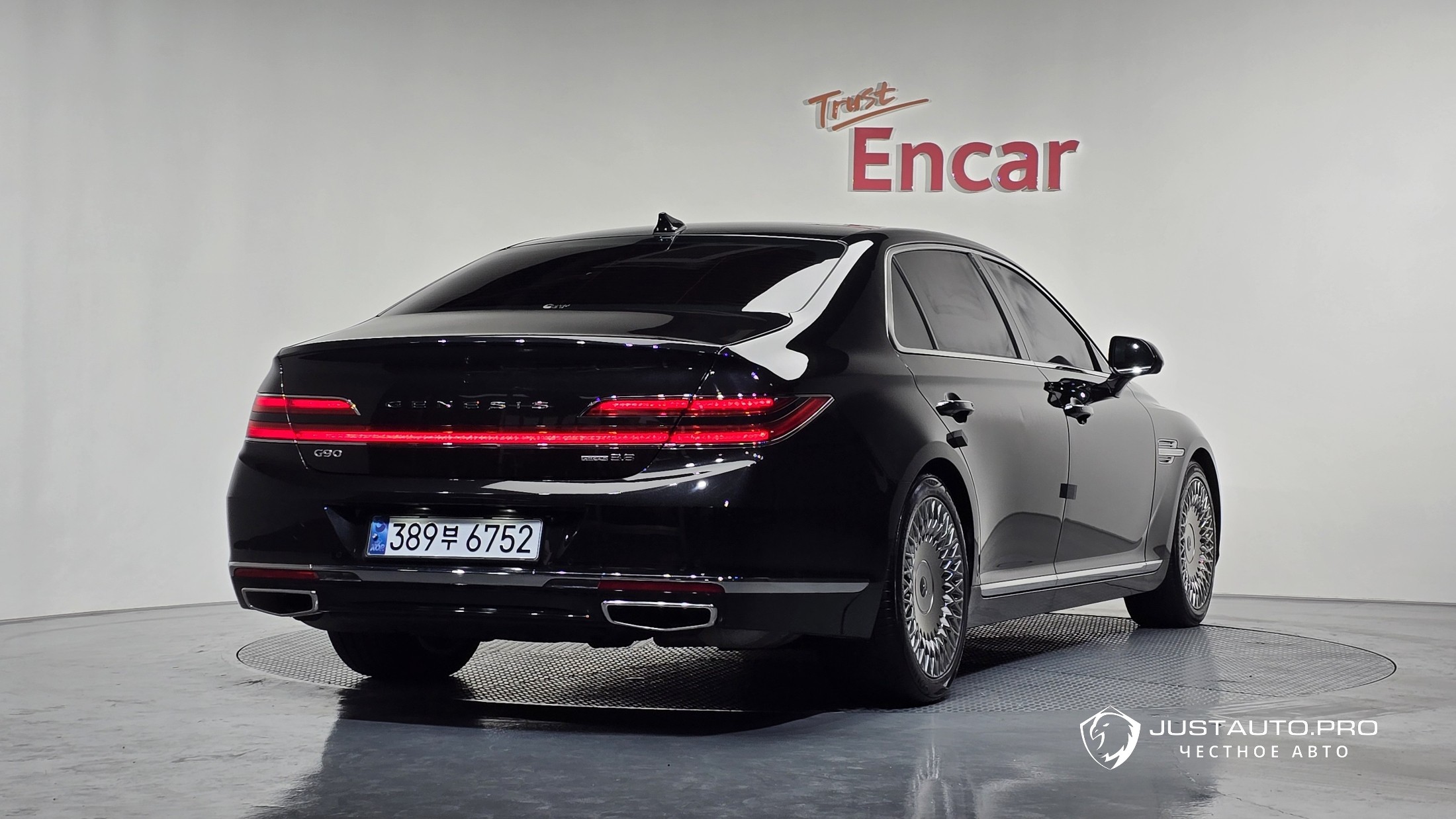 Автомобиль Genesis G90