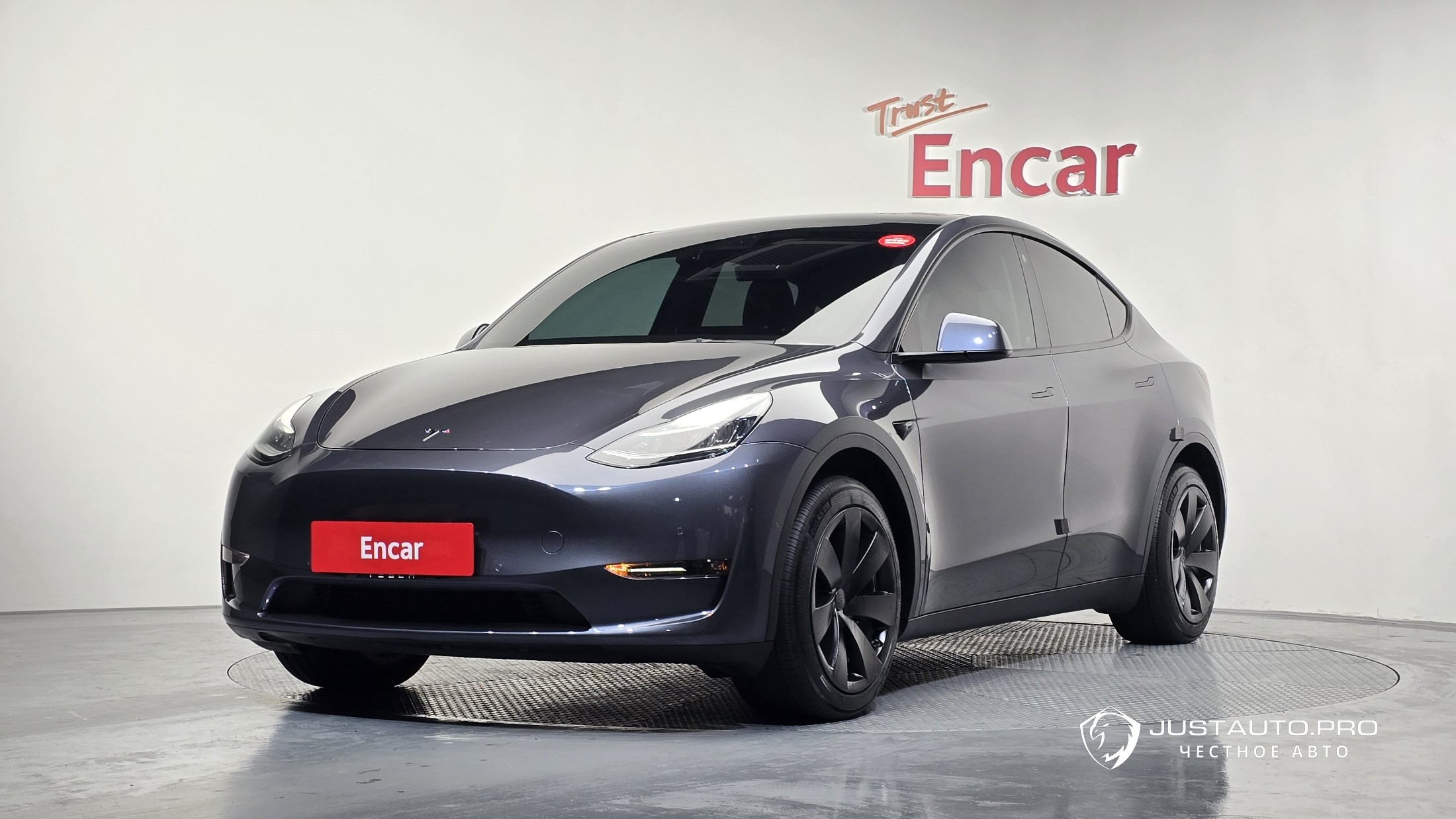 Автомобиль Tesla Model Y