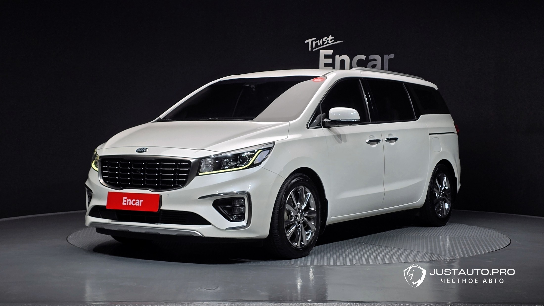 Автомобиль Kia Canival