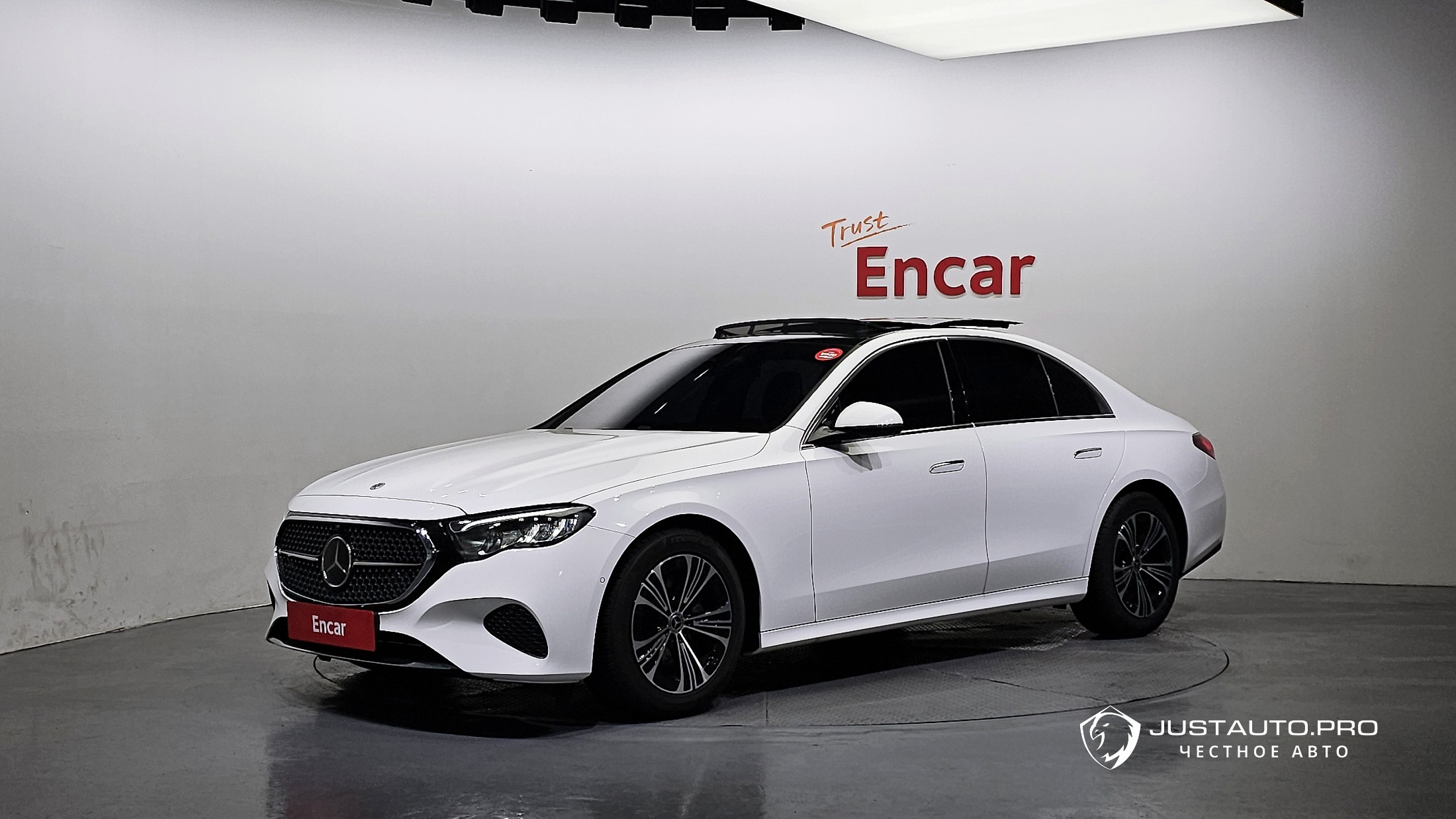 Автомобиль Mercedes-Benz E-Class