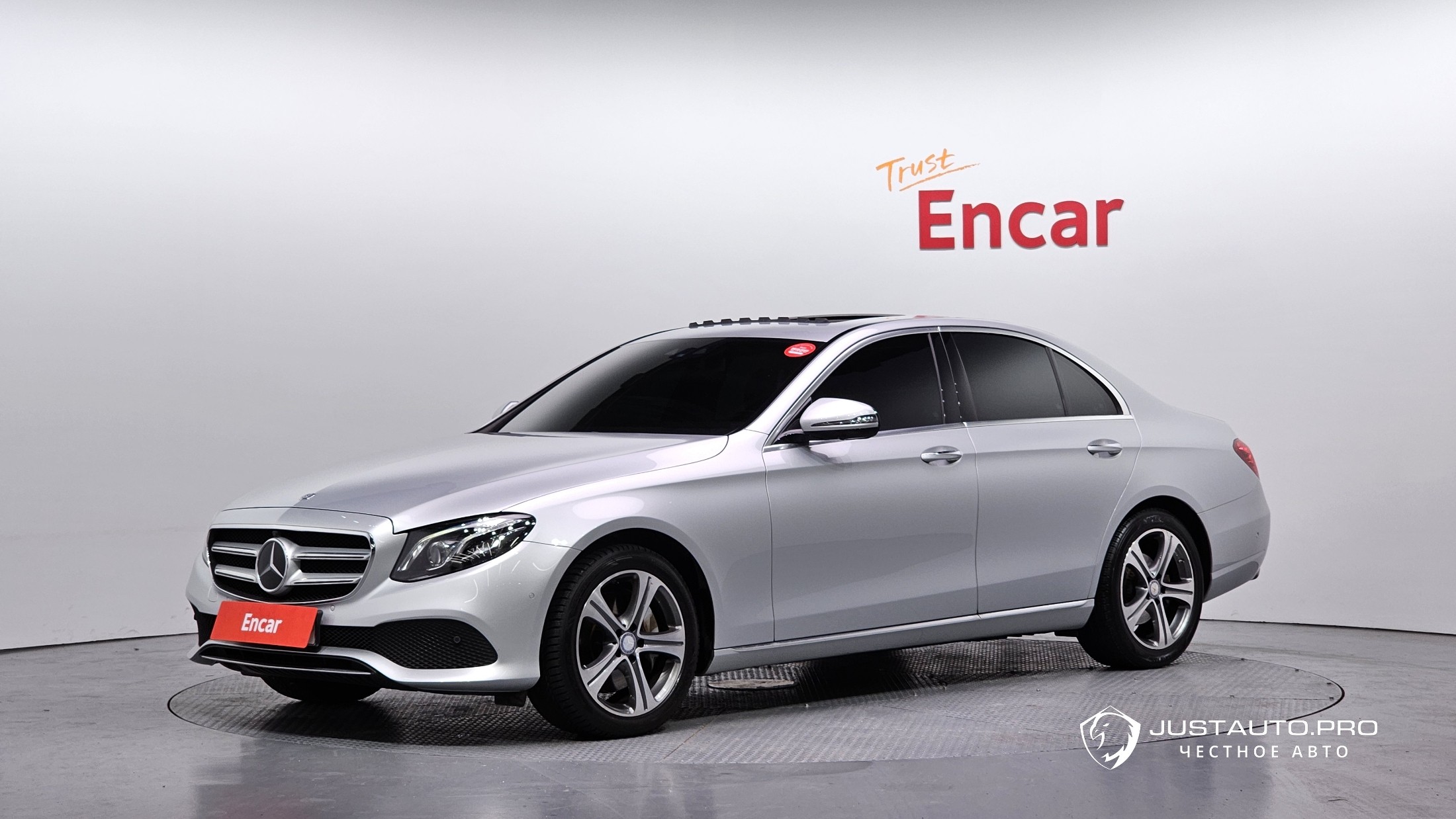 Автомобиль Mercedes-Benz E-Class