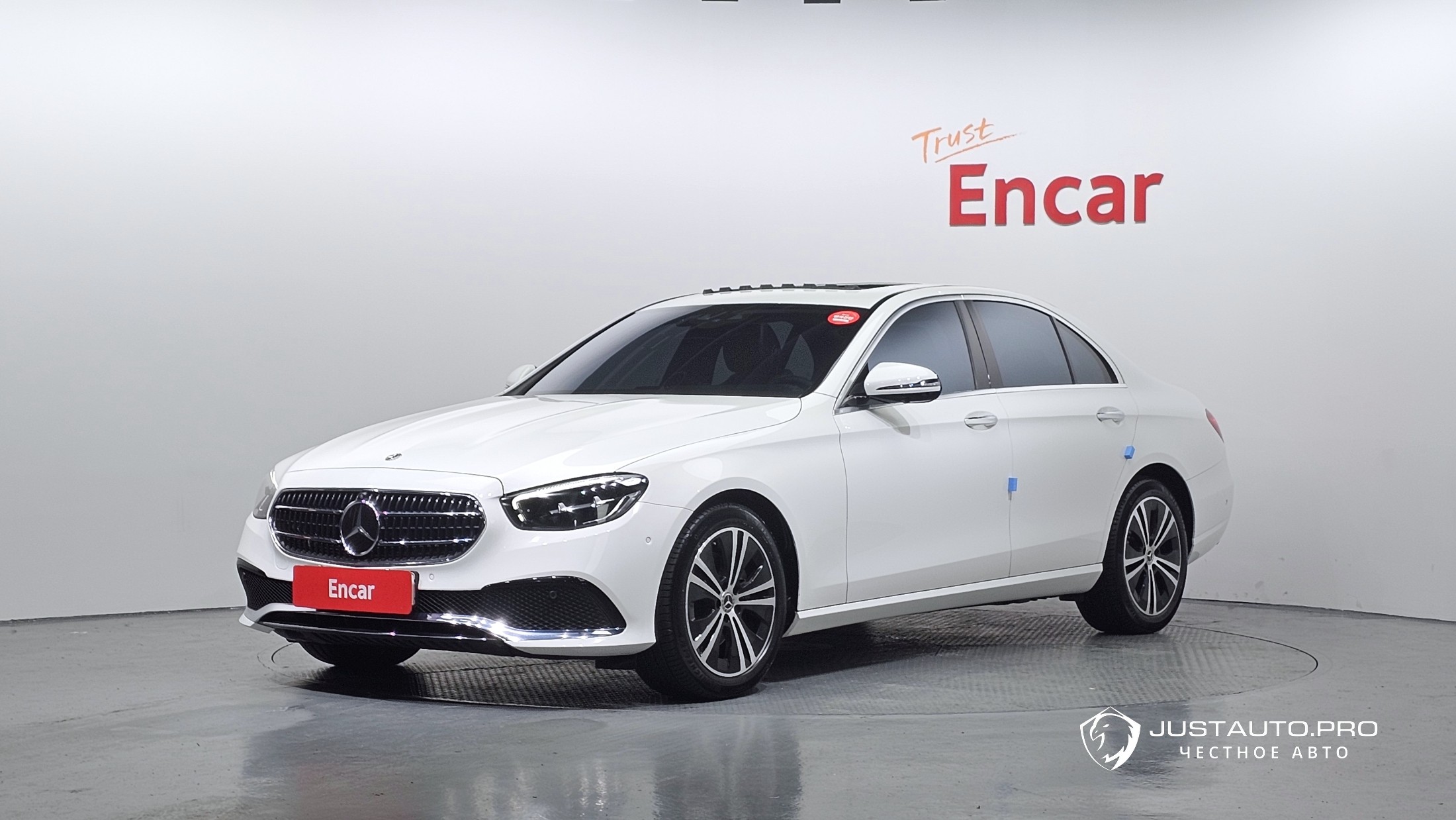 Автомобиль Mercedes-Benz E-Class