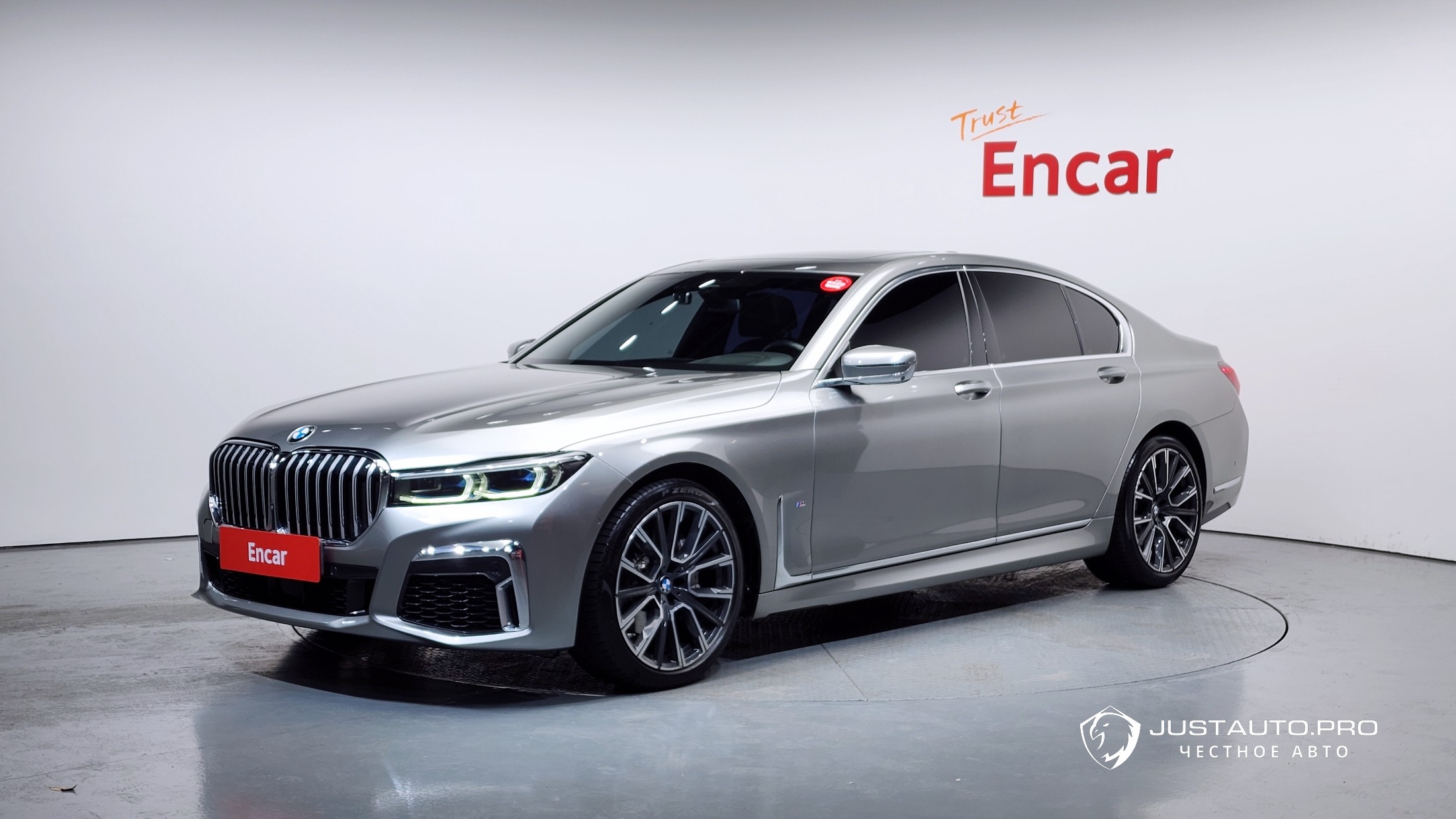 Автомобиль BMW 7-Series