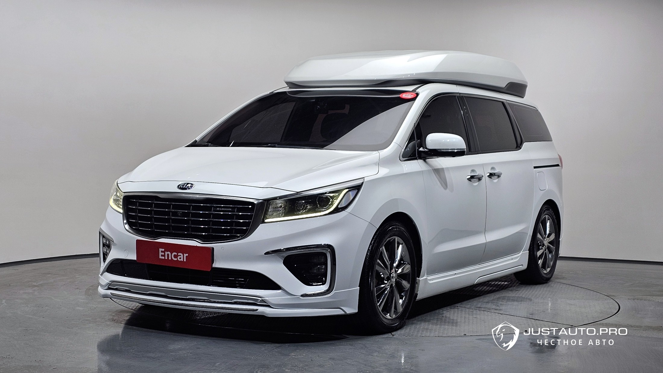 Автомобиль Kia Canival