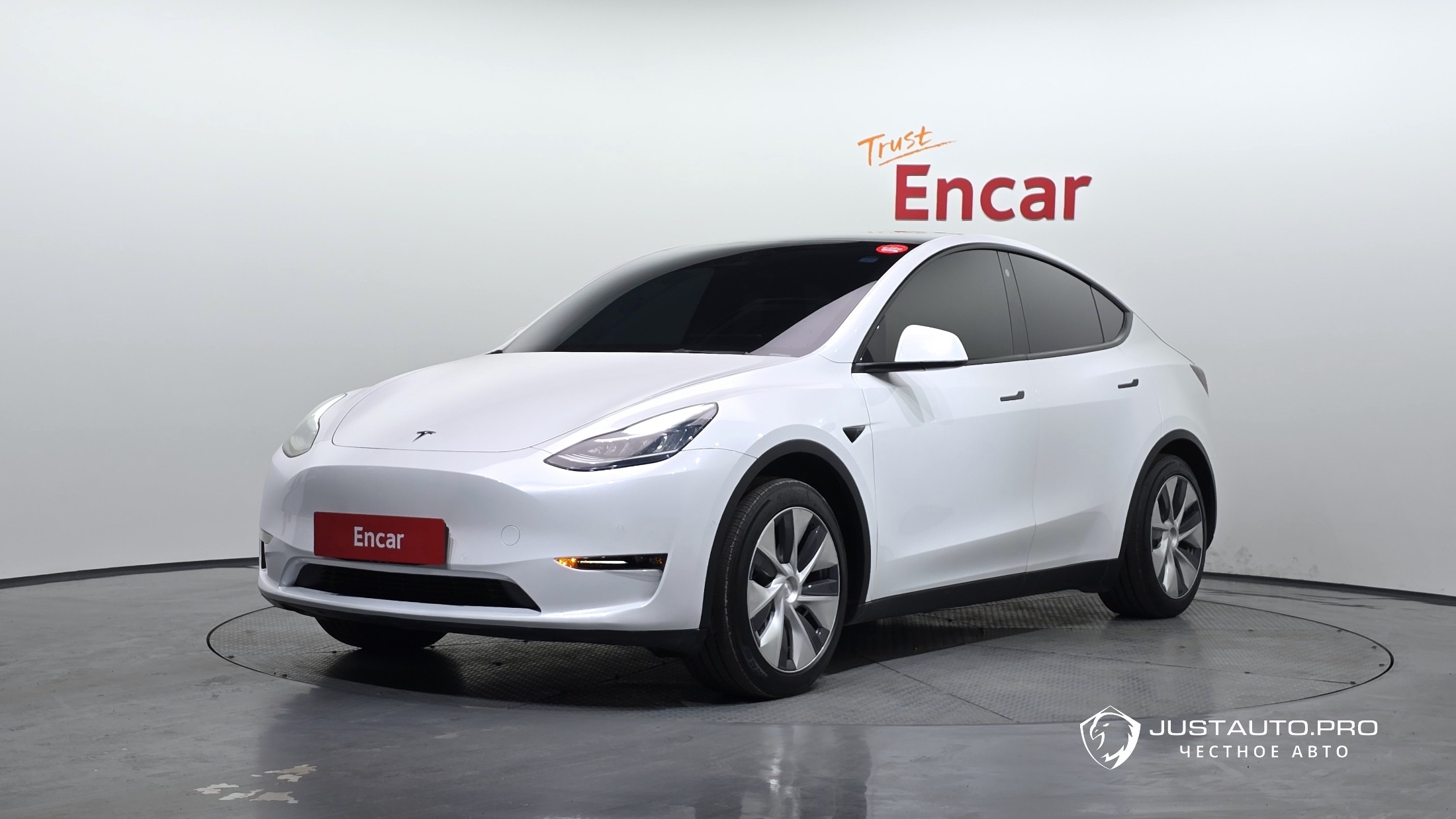Автомобиль Tesla Model Y
