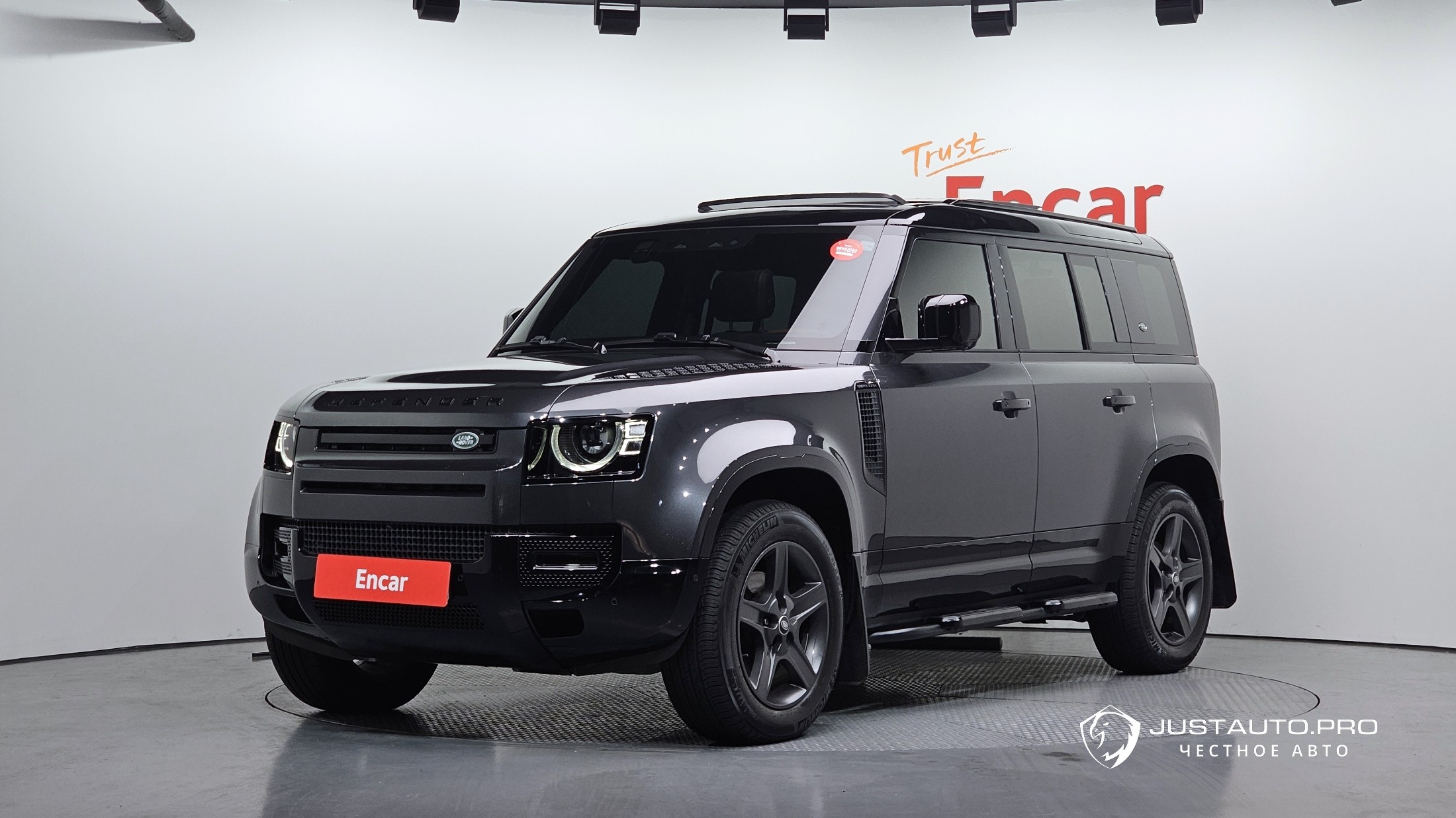 Автомобиль Land Rover Defender