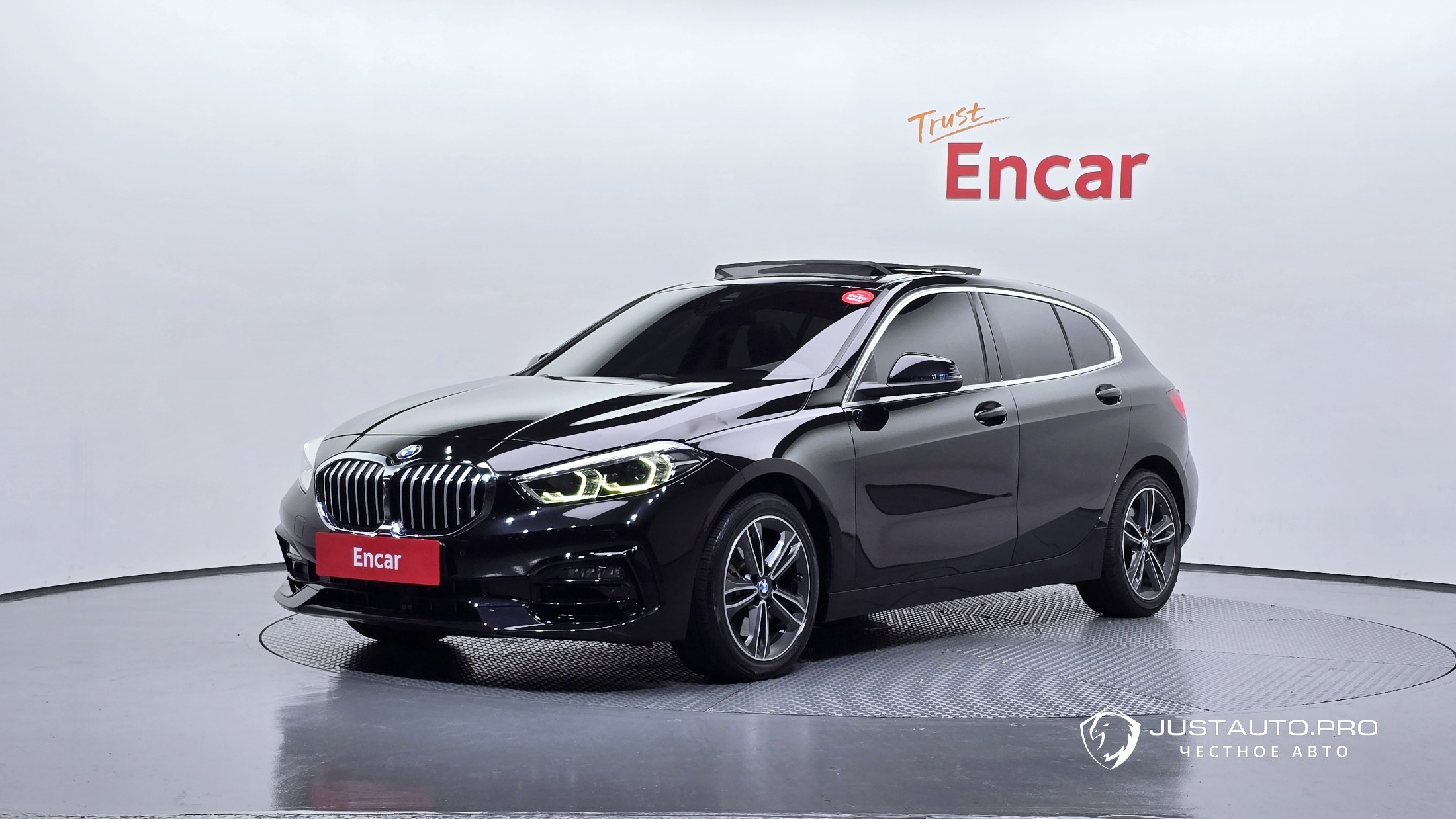 Автомобиль BMW 1-Series