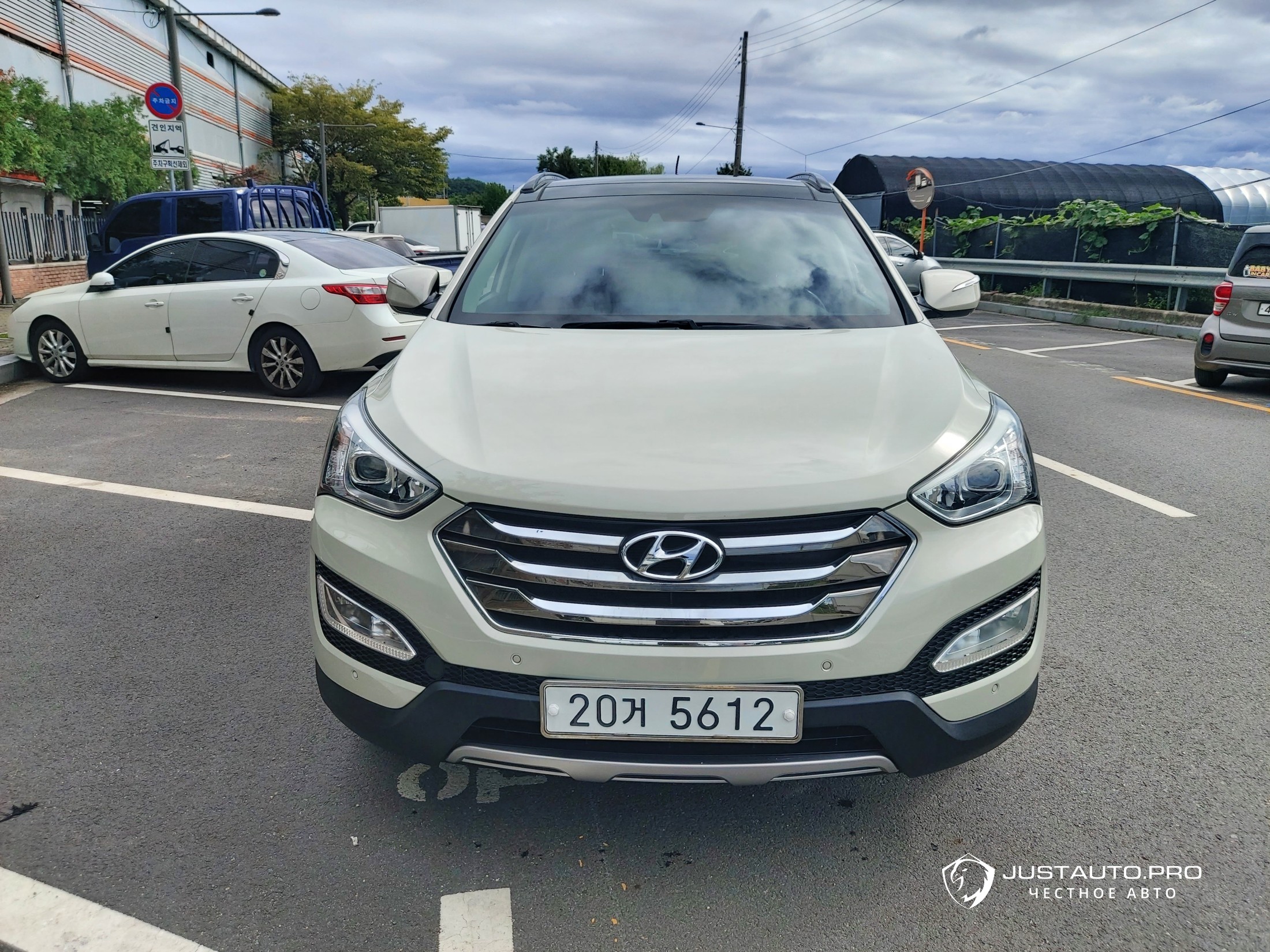 Автомобиль Hyundai Santafe