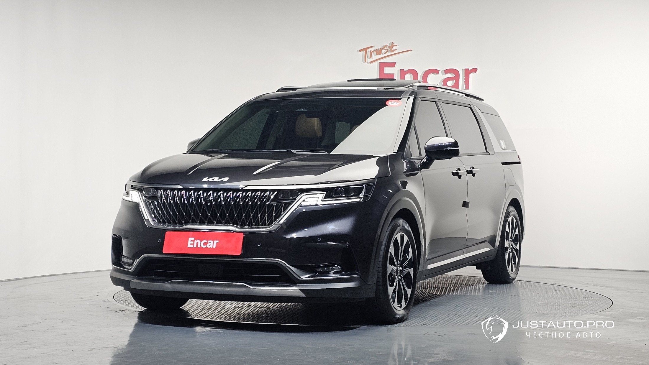 Автомобиль Kia Canival