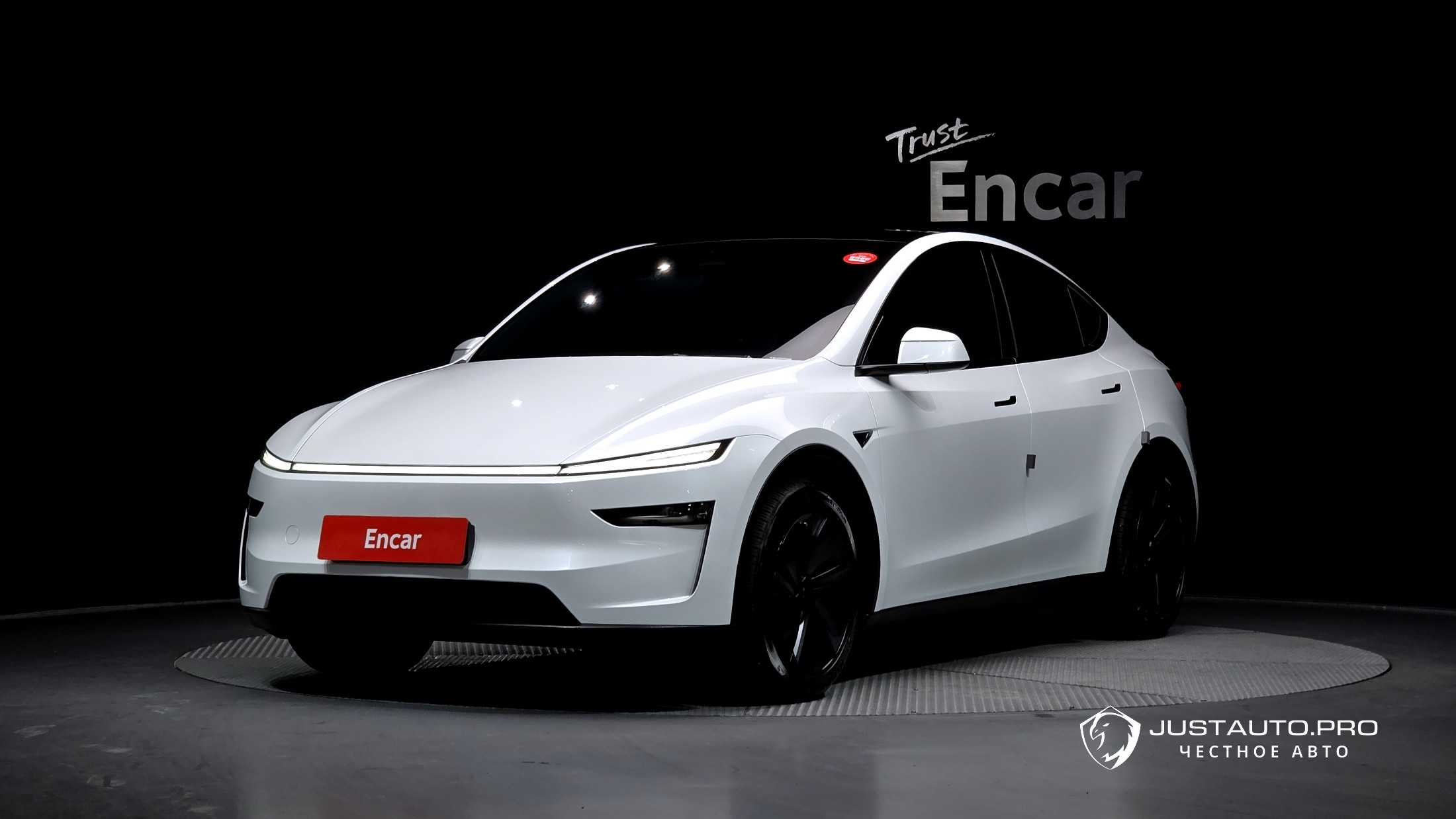 Автомобиль Tesla Model Y