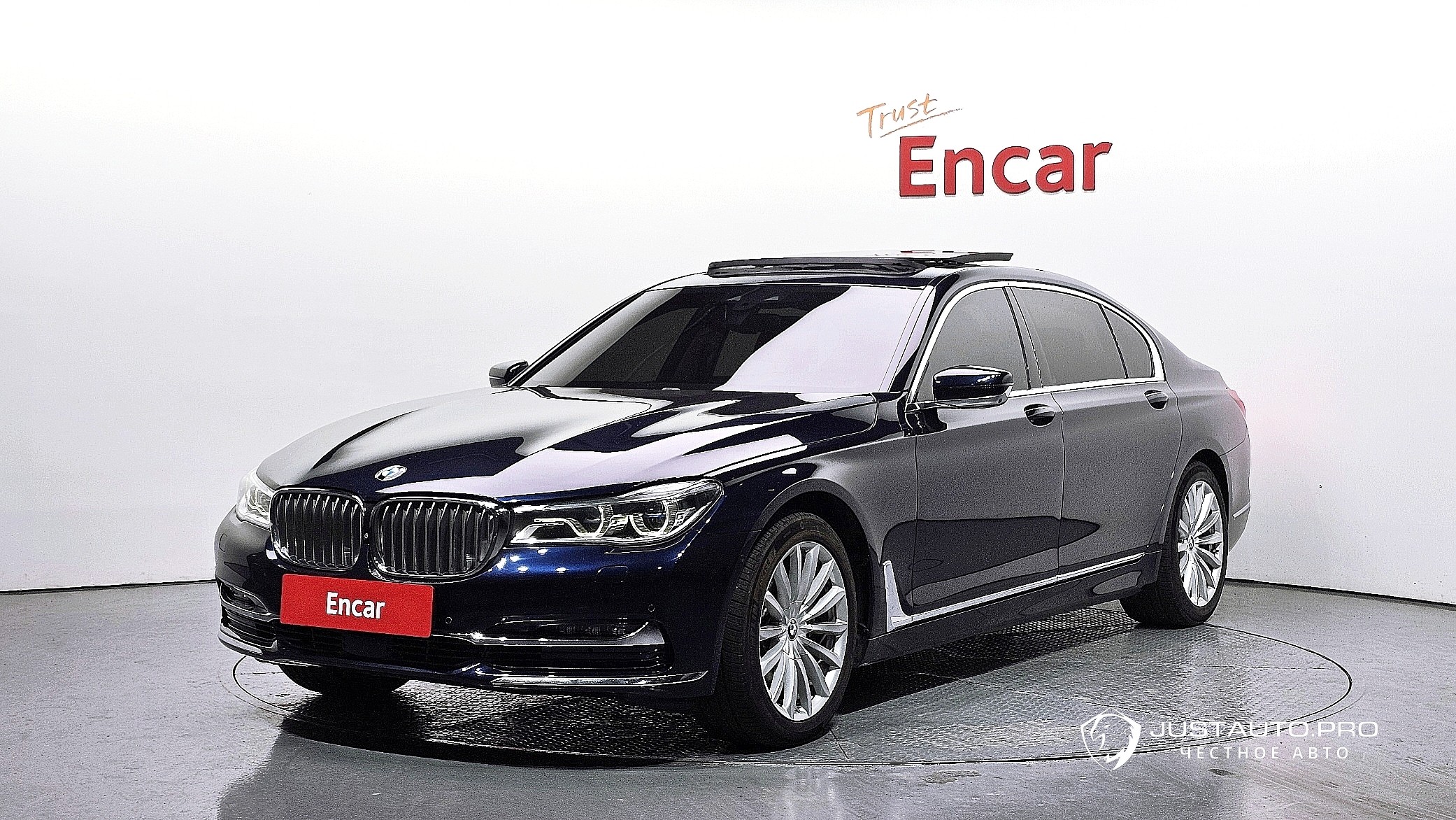 Автомобиль BMW 7-Series