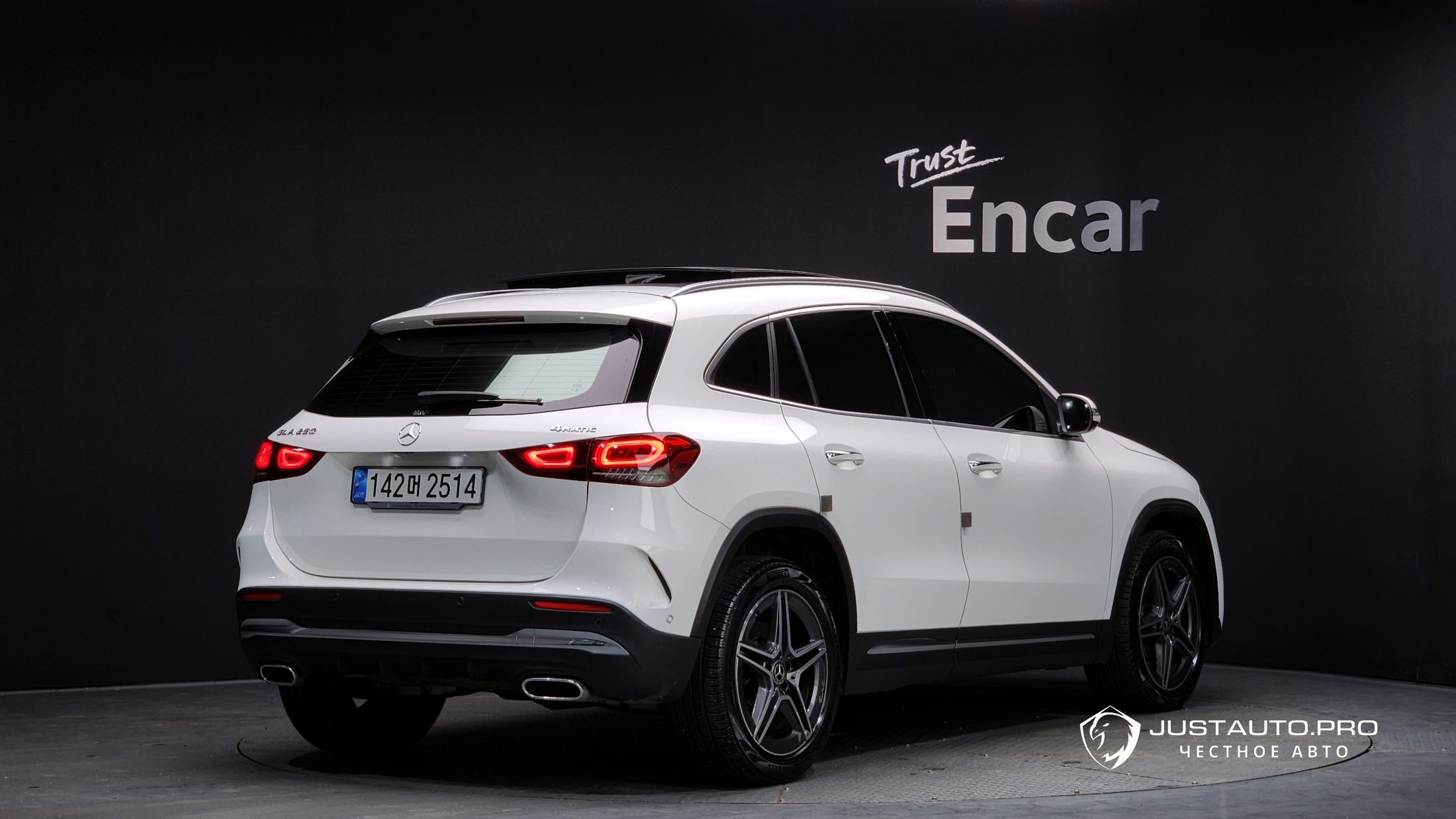 Автомобиль Mercedes-Benz GLA-Class