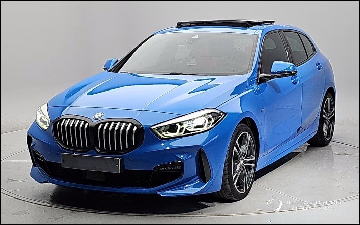Автомобиль BMW 1-Series