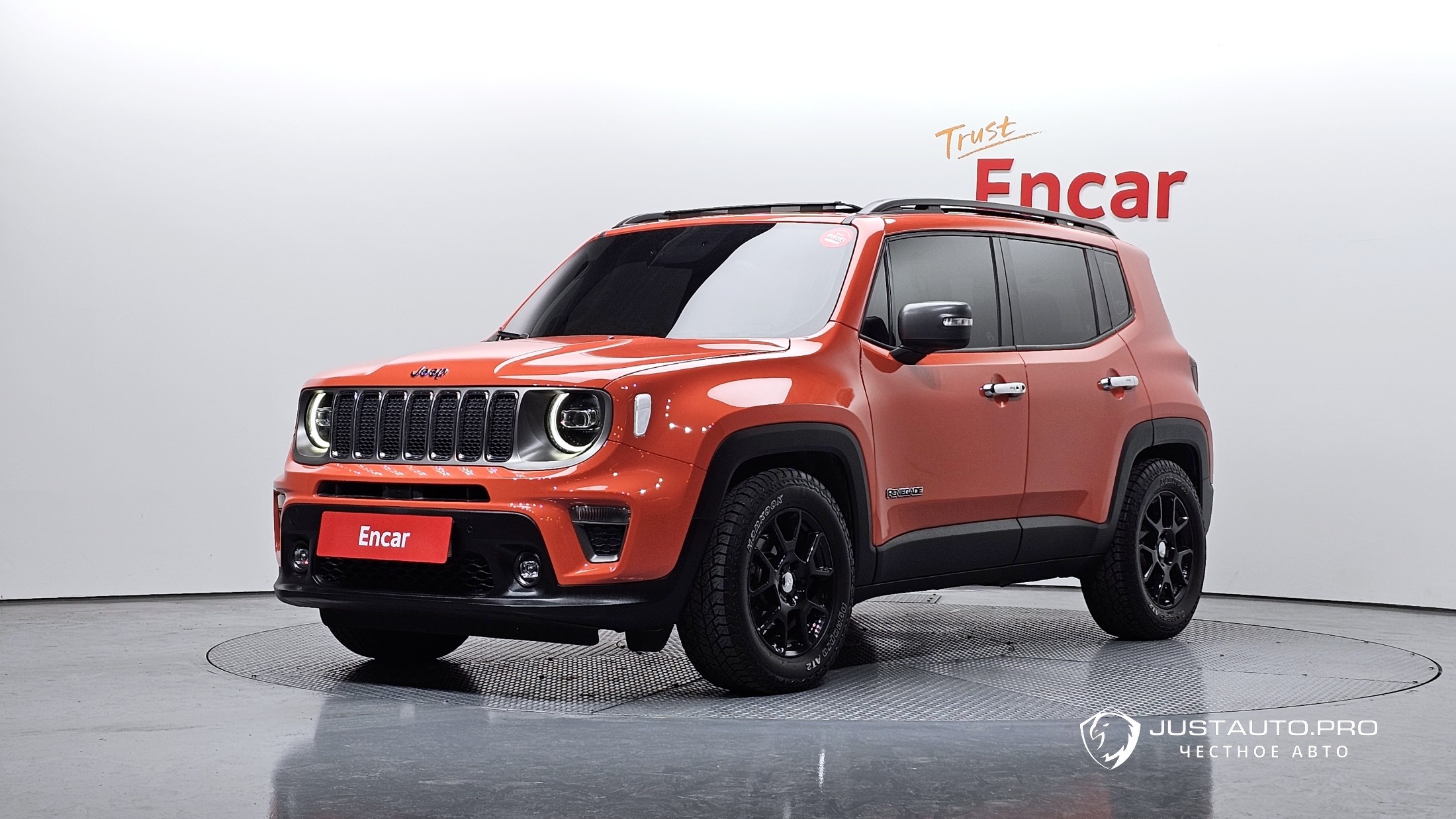 Автомобиль Jeep Renegade