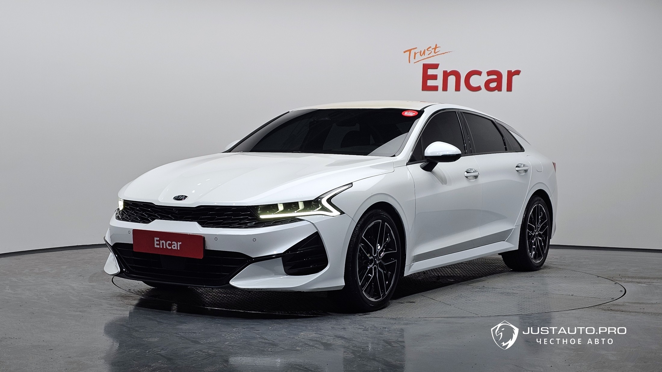 Автомобиль Kia K5