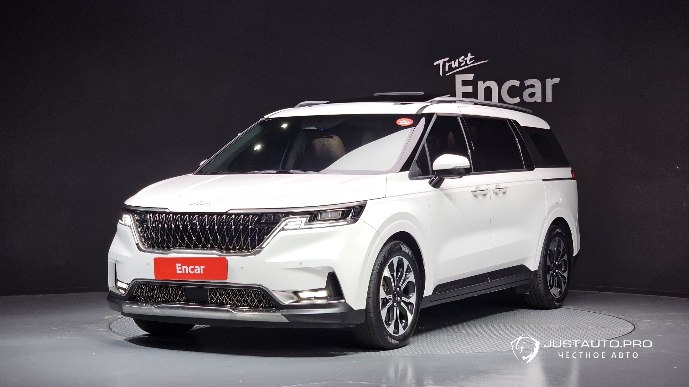 Автомобиль Kia Canival