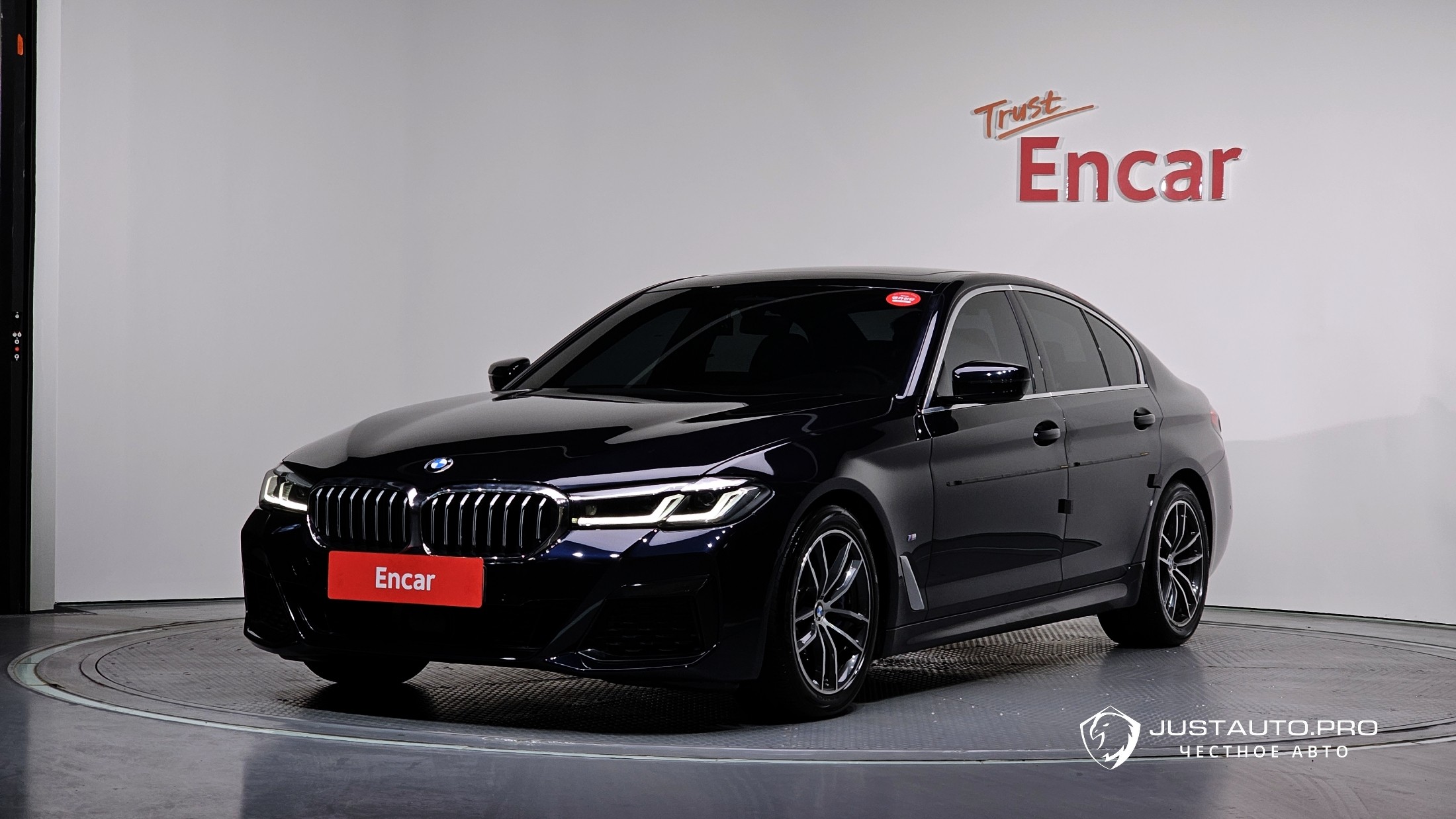 Автомобиль BMW 5-Series