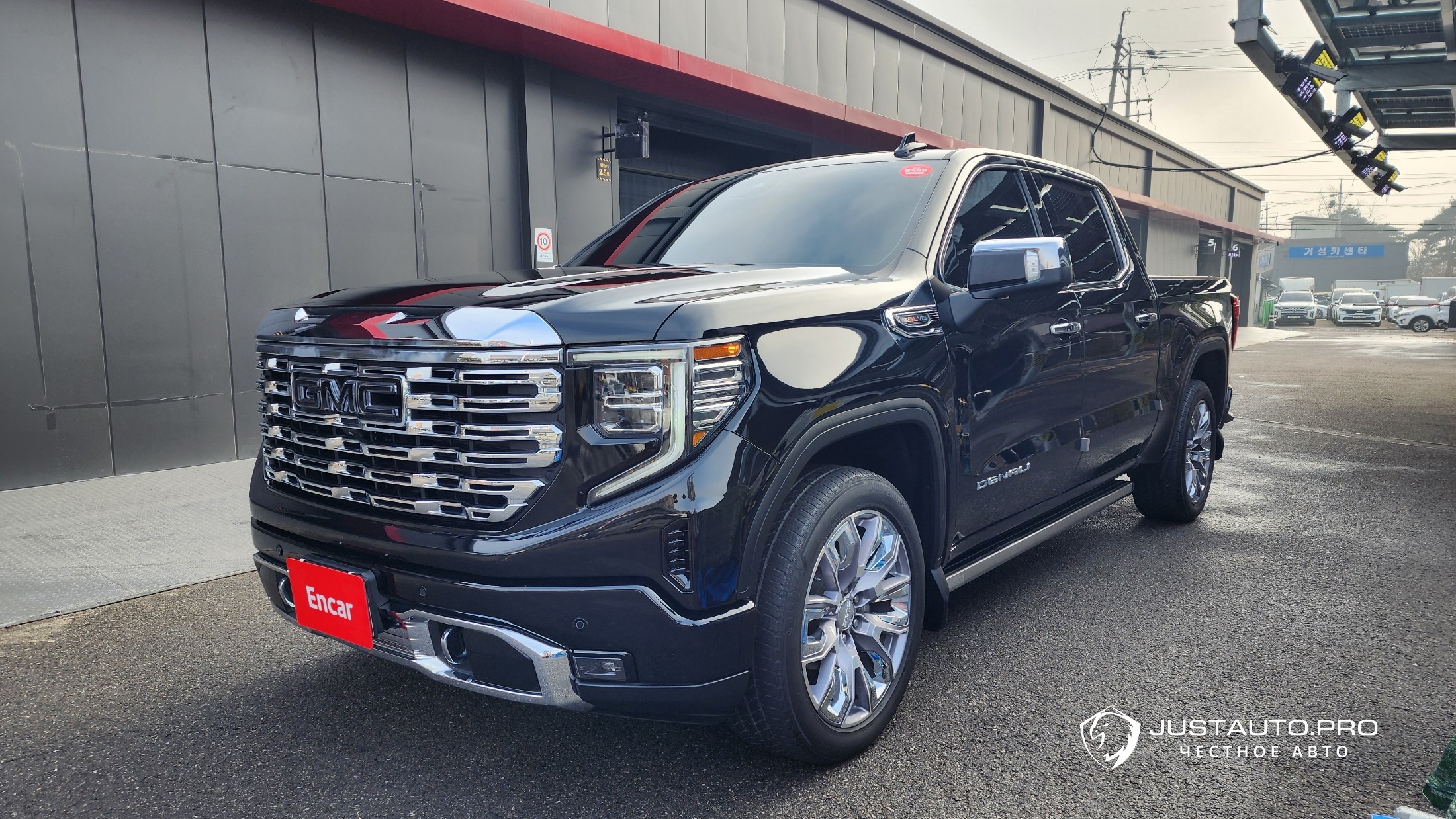 Автомобиль GMC Sierra