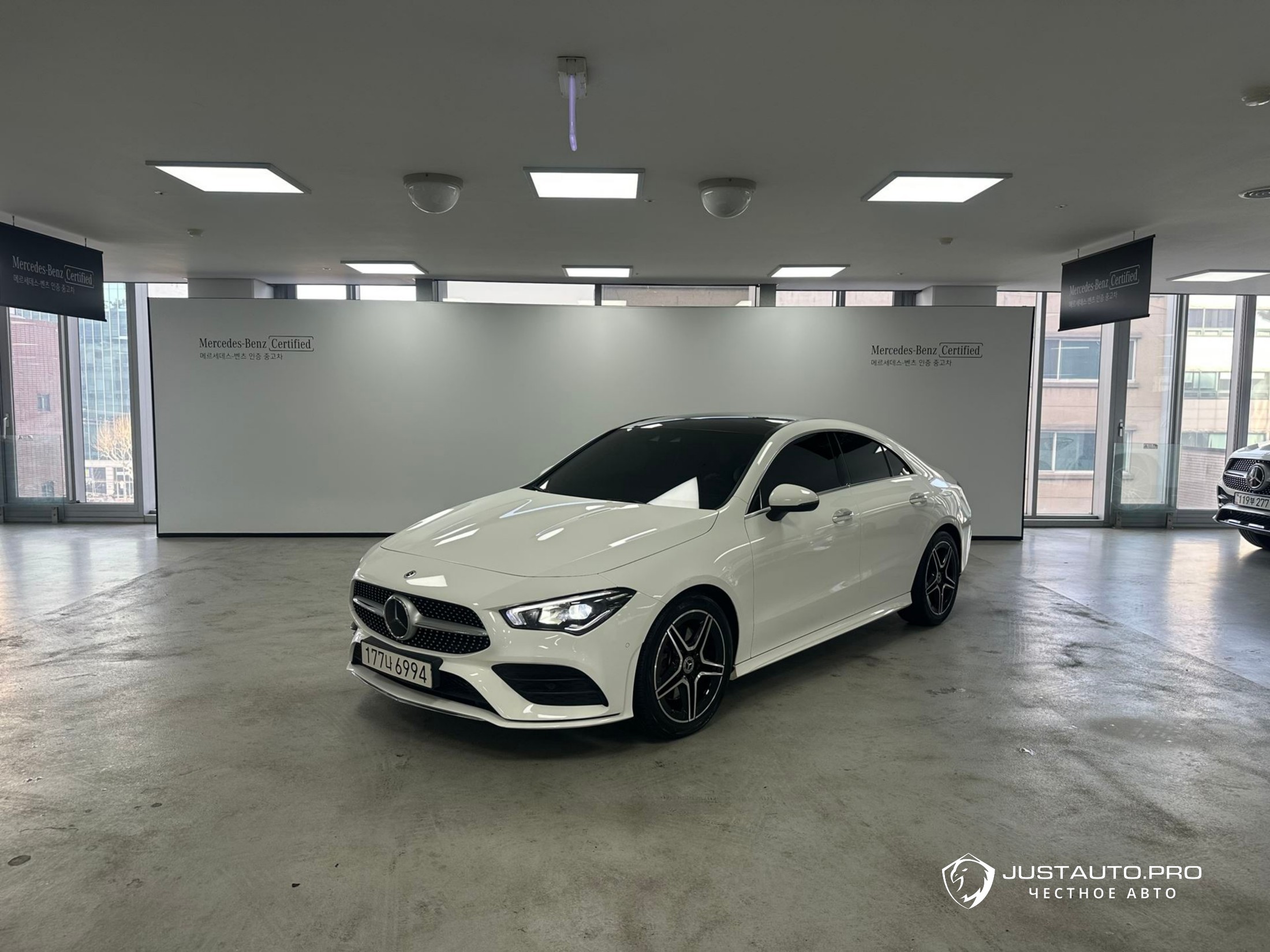 Автомобиль Mercedes-Benz CLA-Class