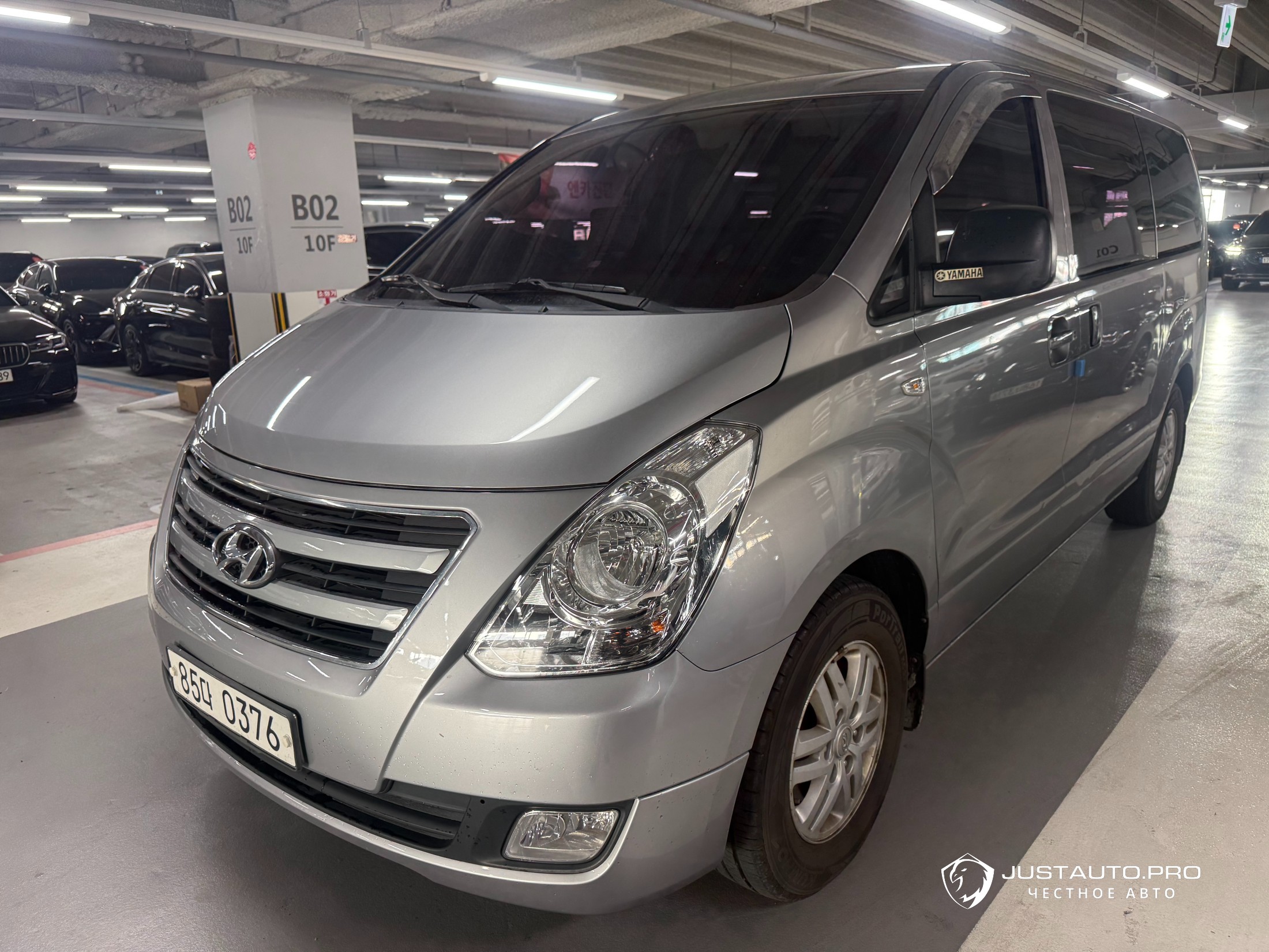 Автомобиль Hyundai Starex