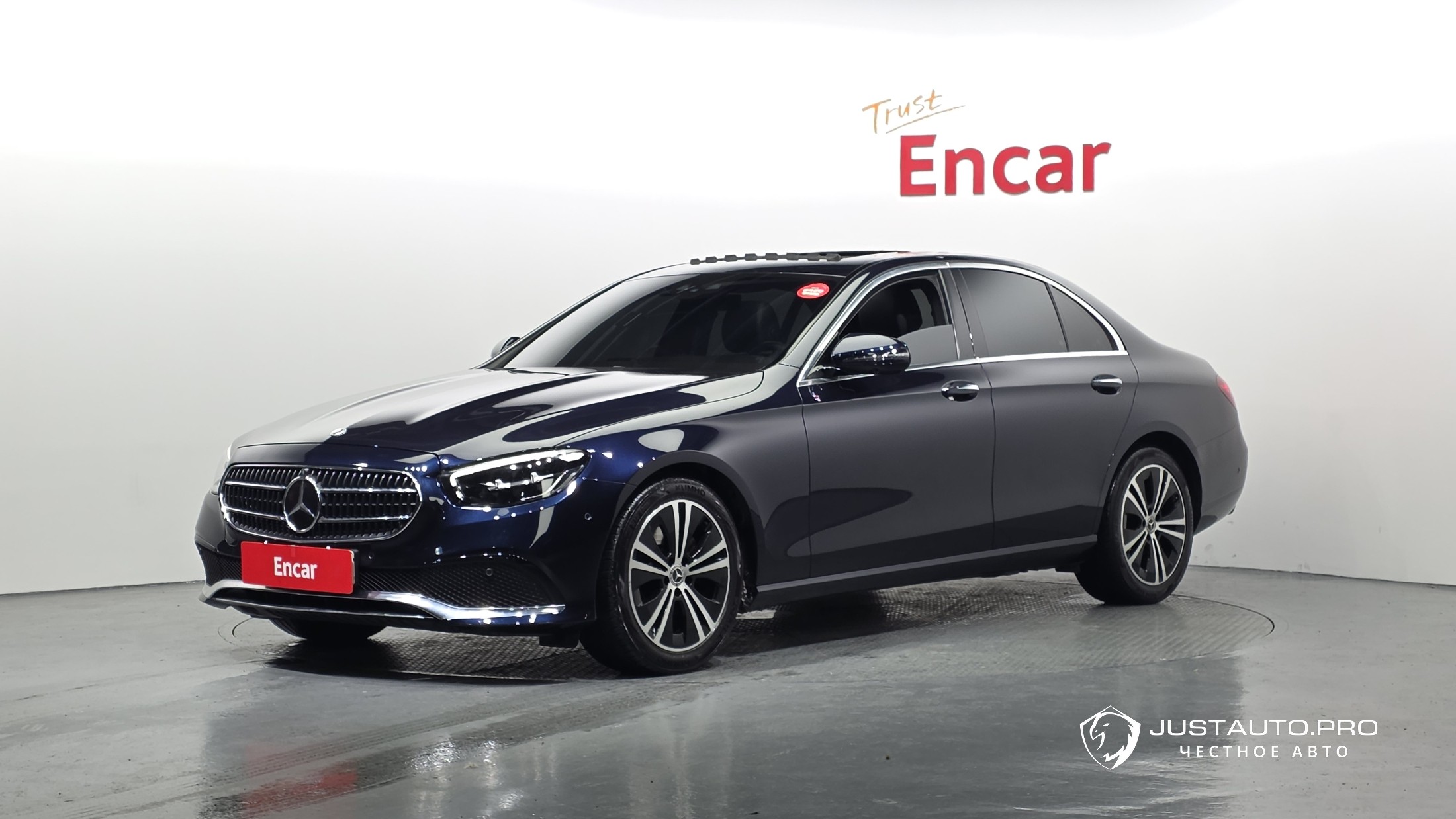 Автомобиль Mercedes-Benz E-Class