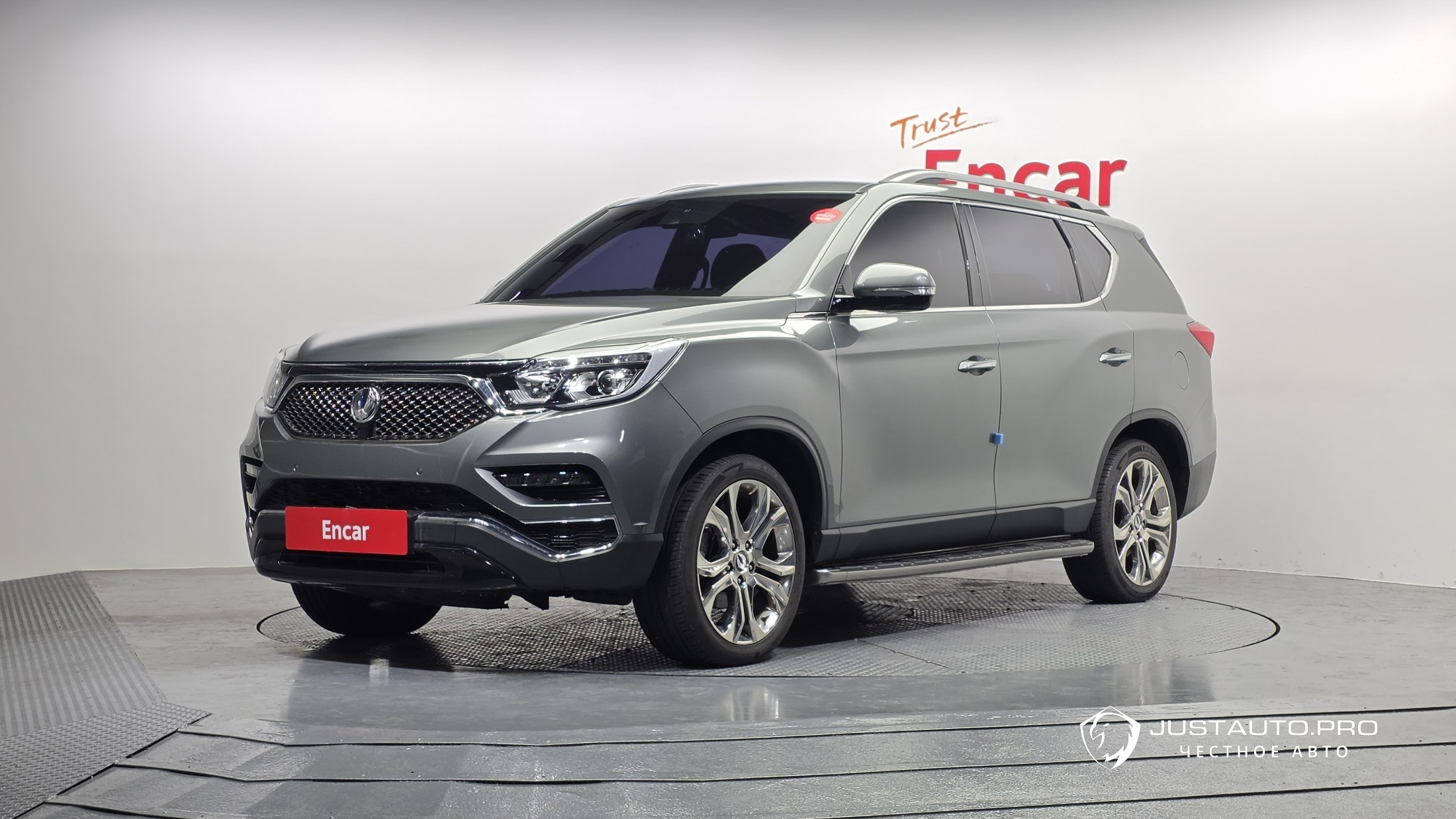 Автомобиль KG_Mobility_Ssangyong Rexton