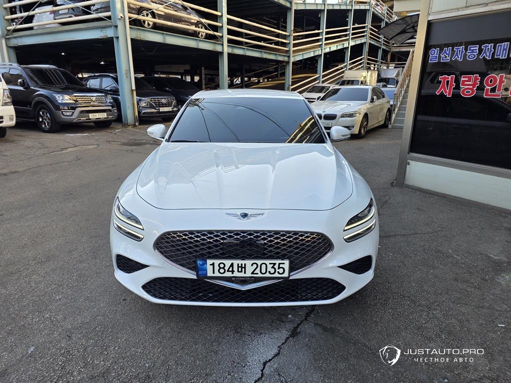 Автомобиль Genesis G70