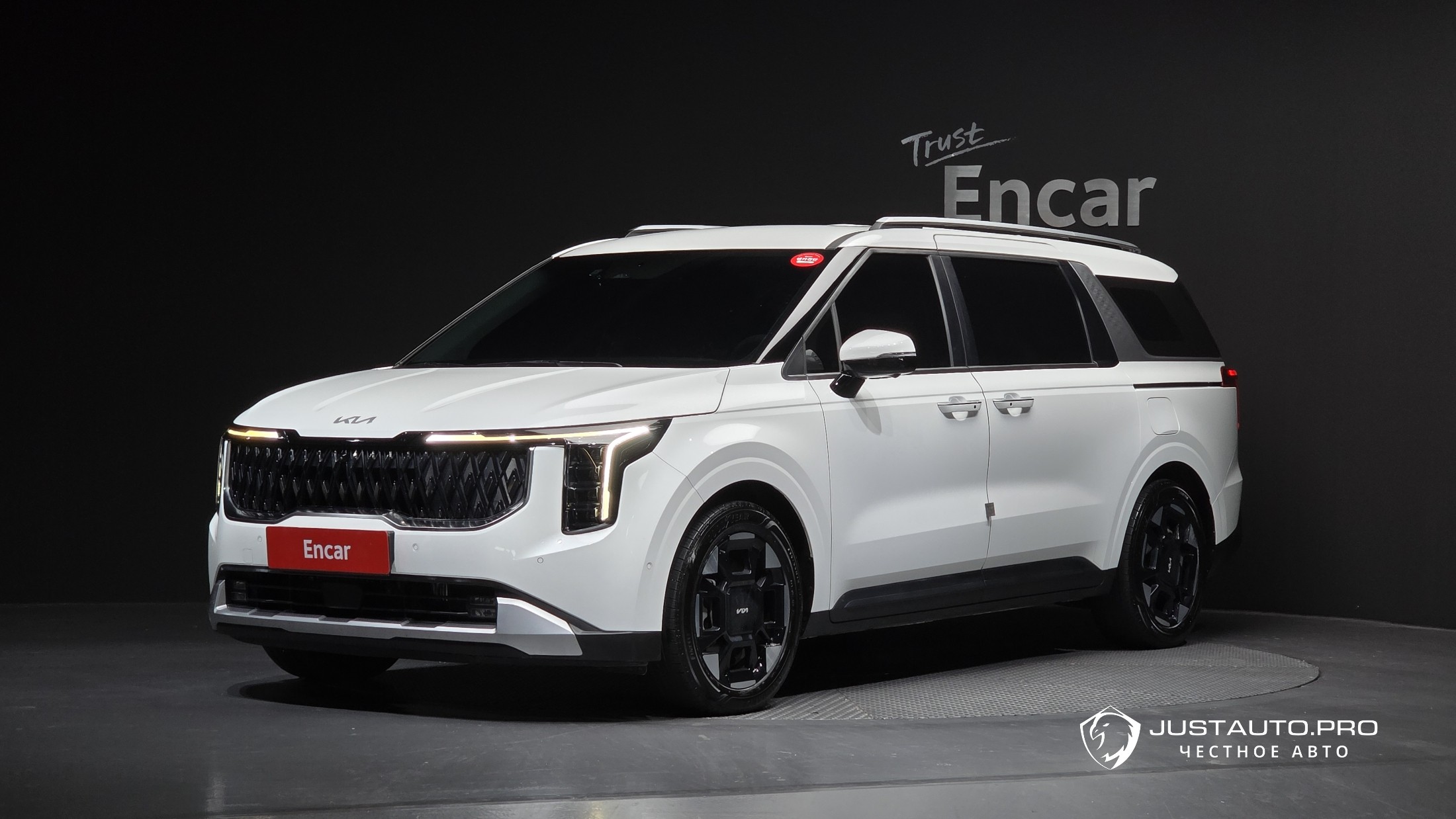 Автомобиль Kia Canival