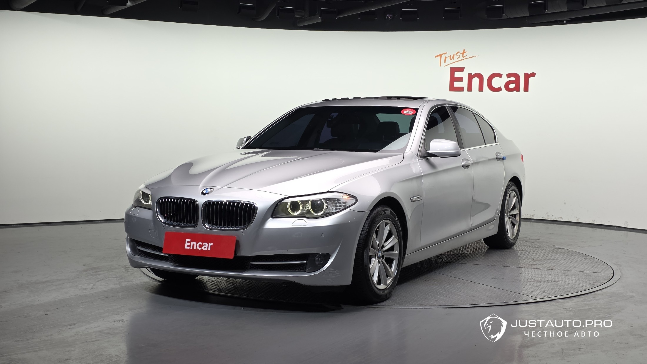 Автомобиль BMW 5-Series