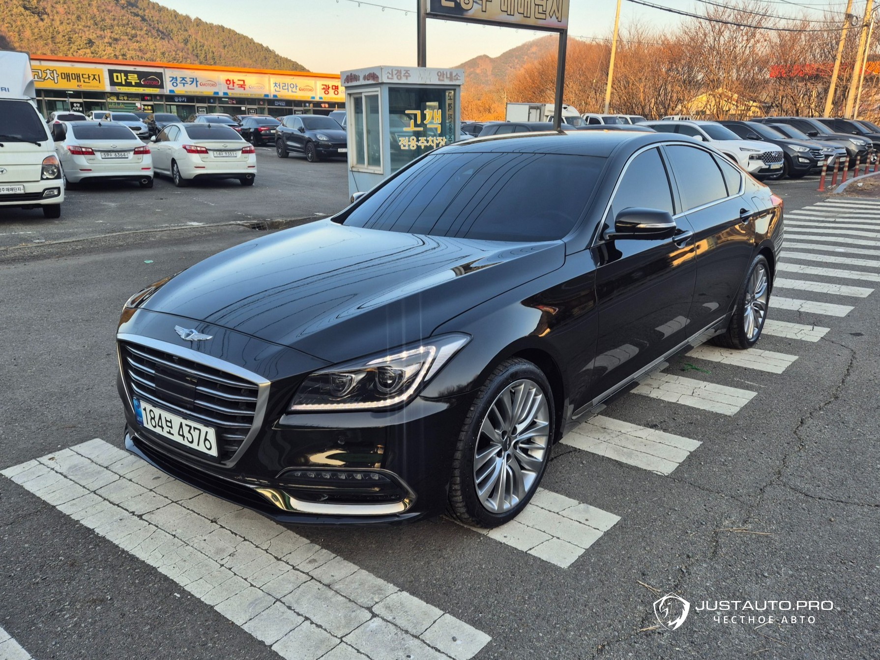 Автомобиль Genesis G80