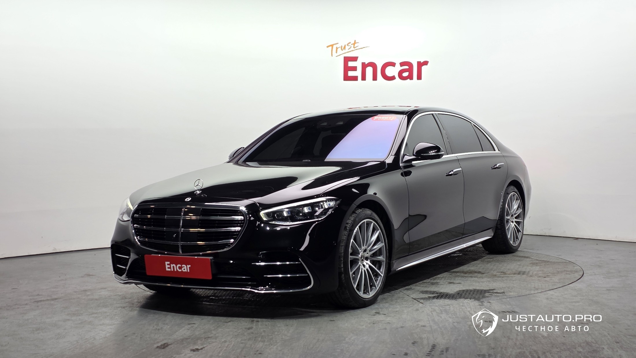 Автомобиль Mercedes-Benz S-Class