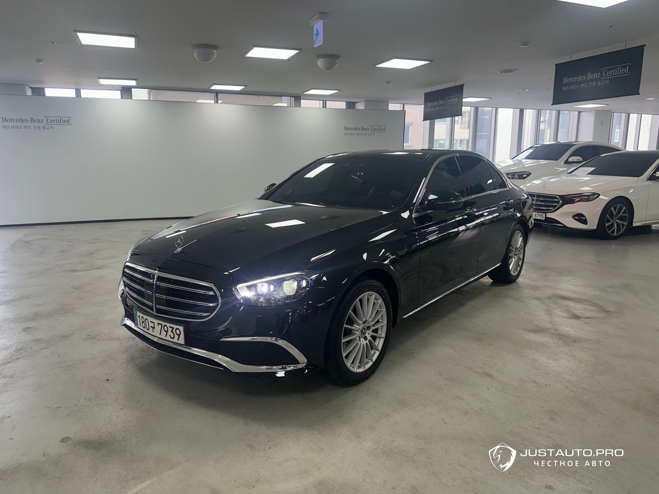 Автомобиль Mercedes-Benz E-Class
