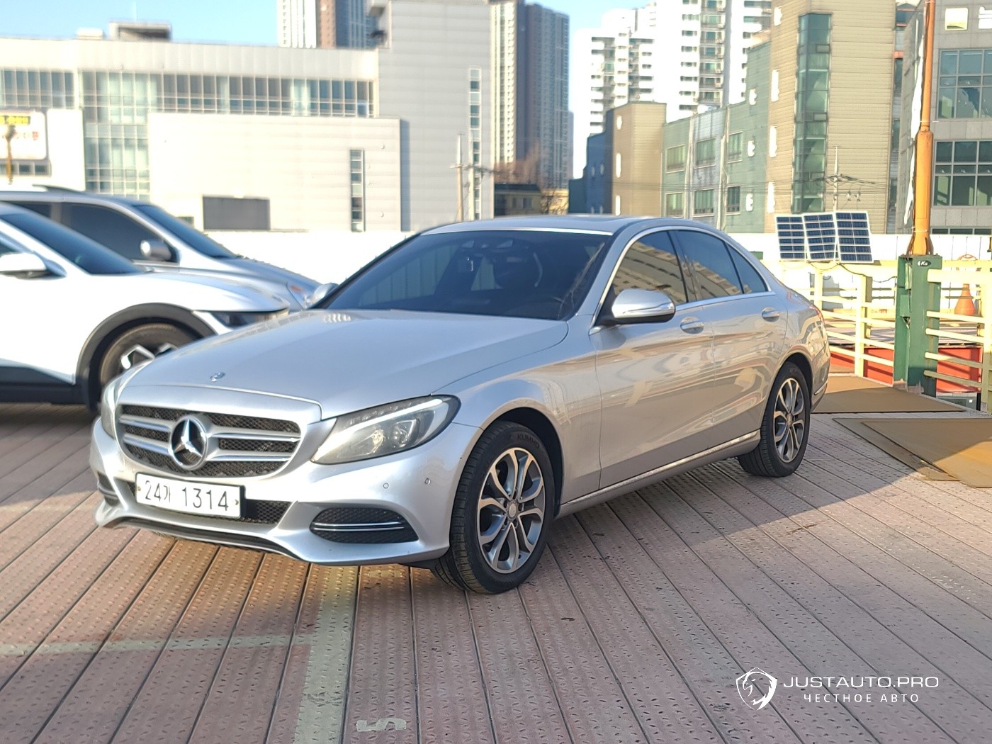 Автомобиль Mercedes-Benz C-Class