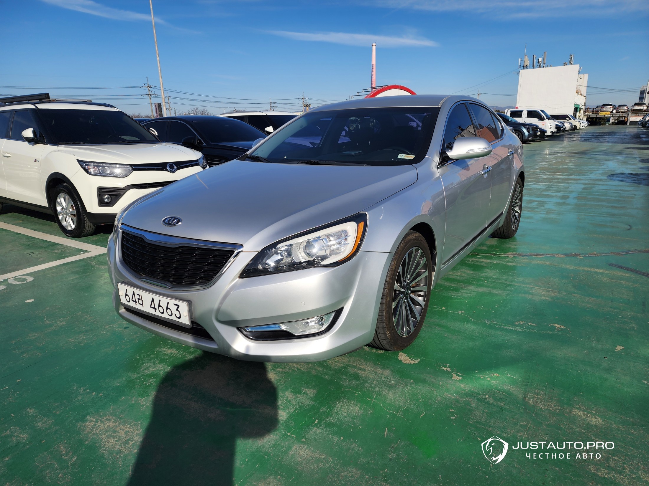 Автомобиль Kia K7