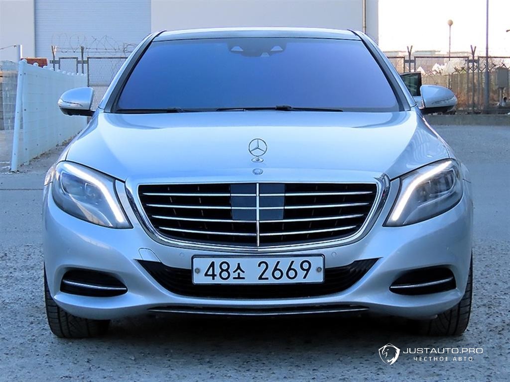 Автомобиль Mercedes-Benz S-Class