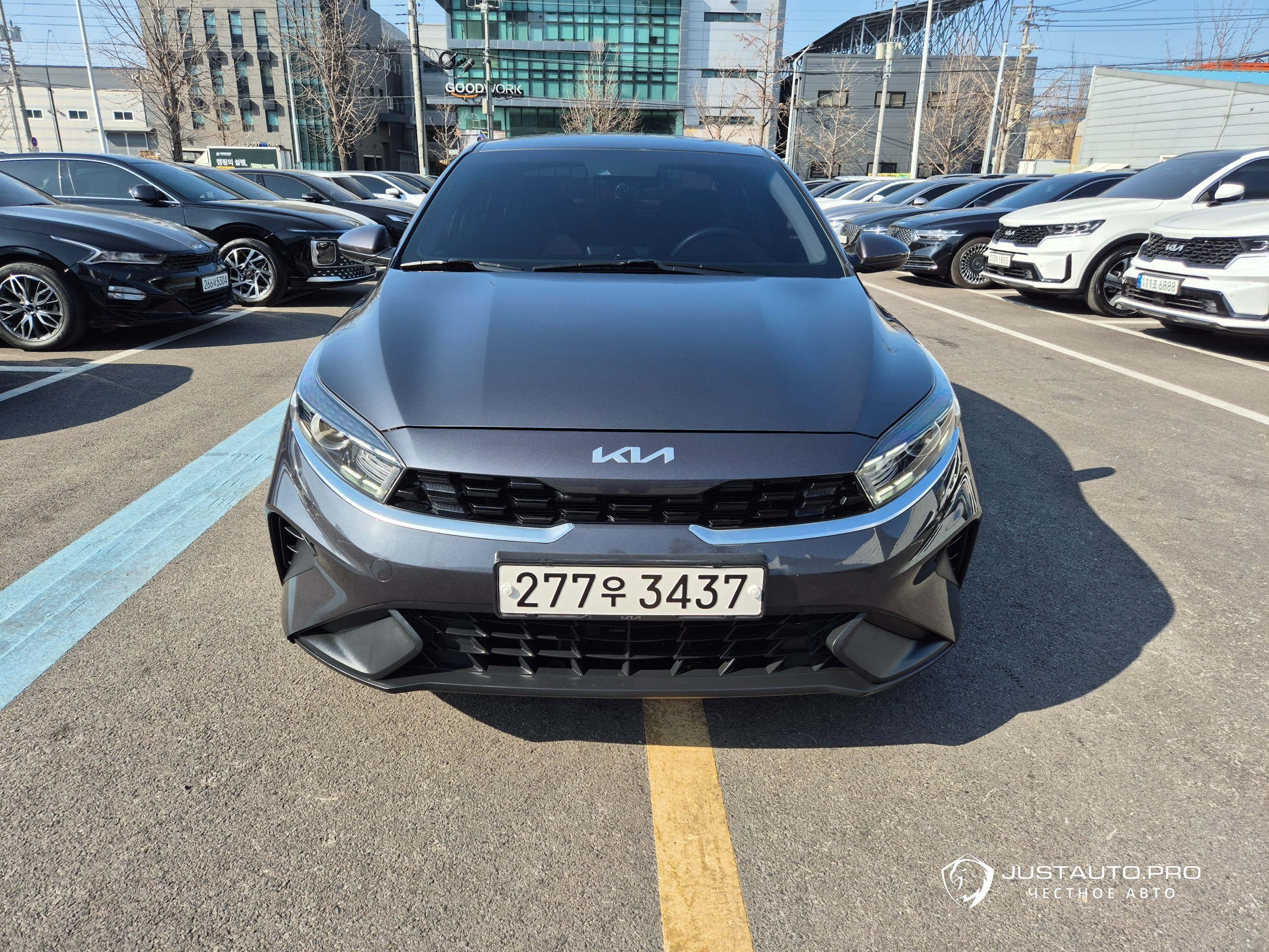 Автомобиль Kia K3