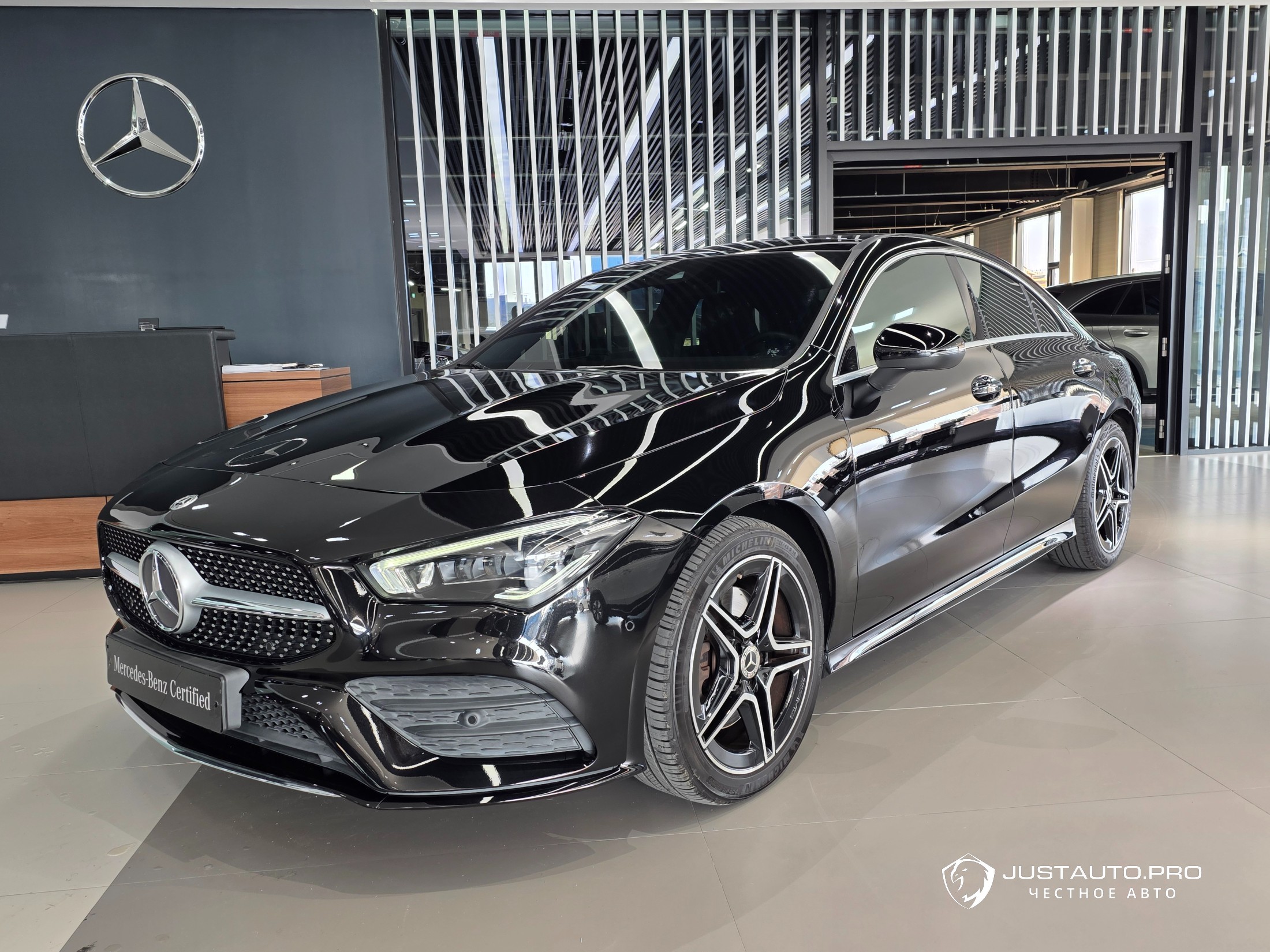 Автомобиль Mercedes-Benz CLA-Class