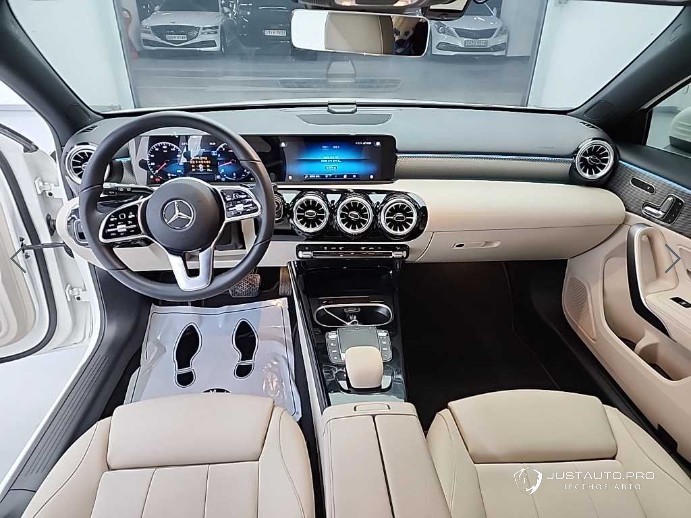 Автомобиль Mercedes-Benz A-Class