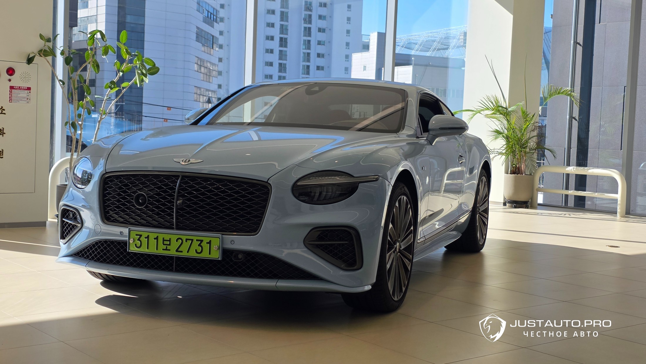 Автомобиль Bentley Continental