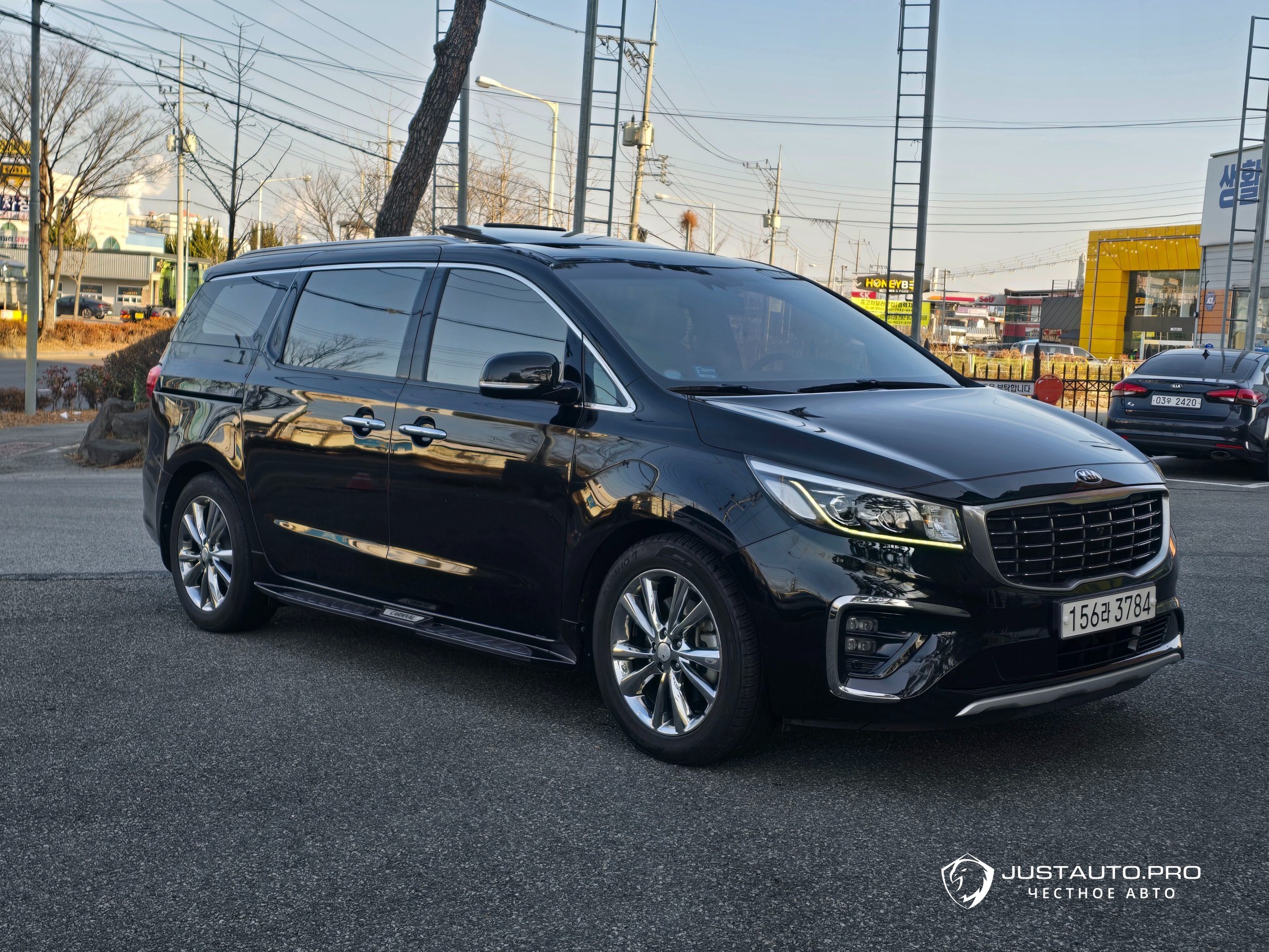 Автомобиль Kia Canival