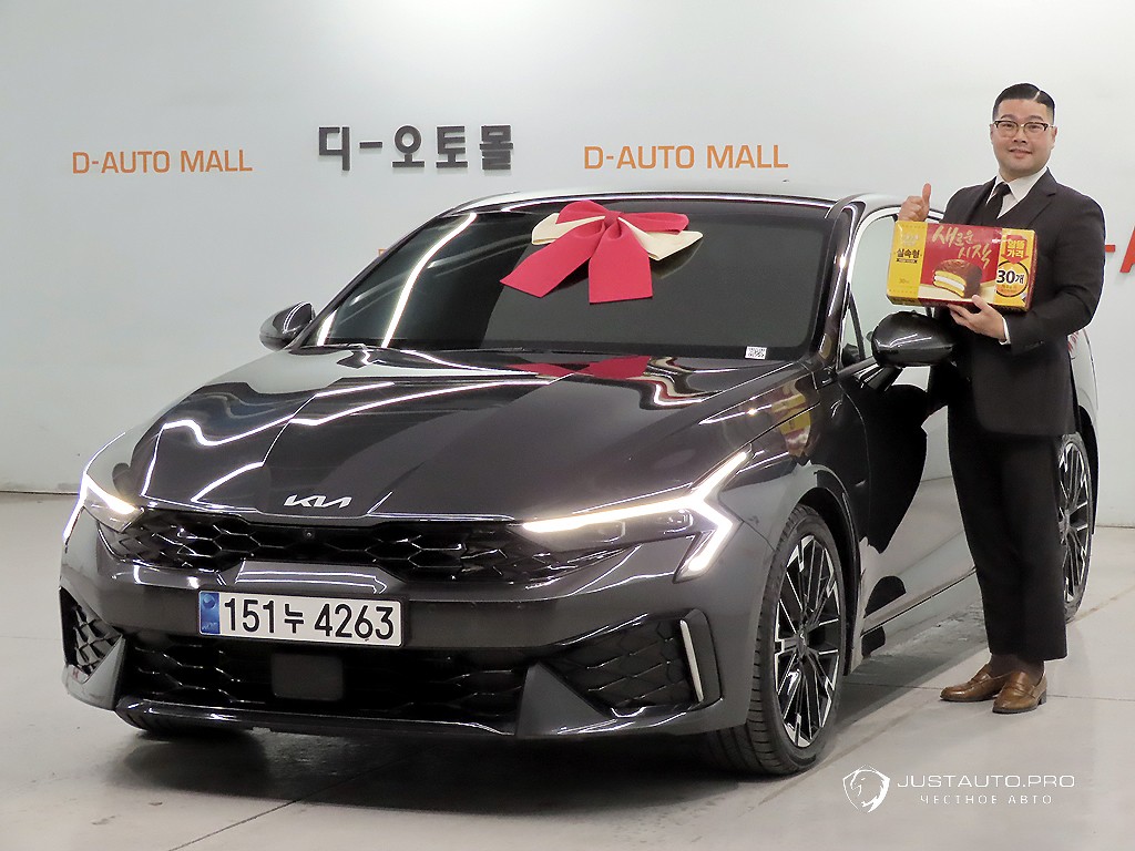 Автомобиль Kia K5