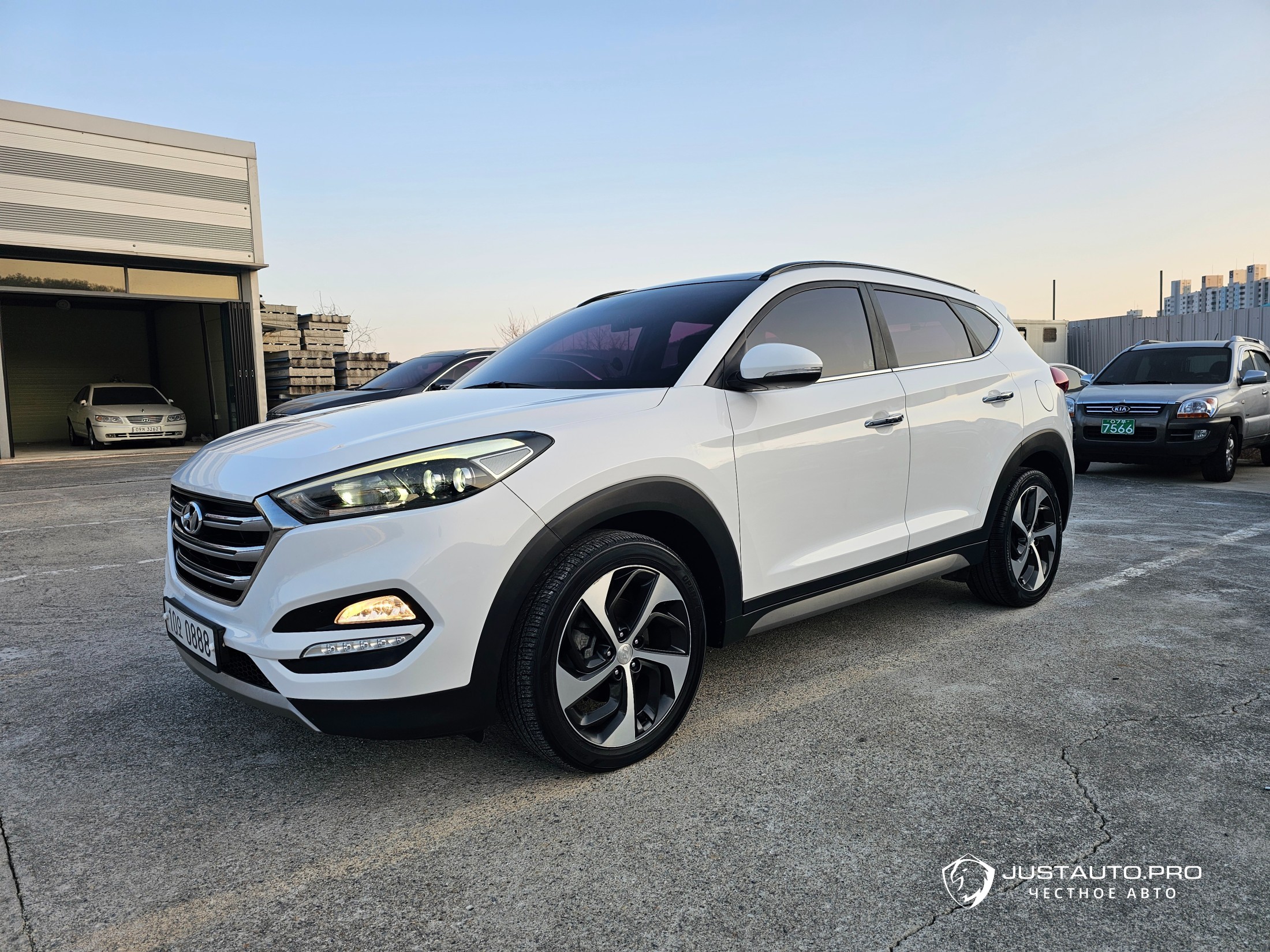 Автомобиль Hyundai Tucson