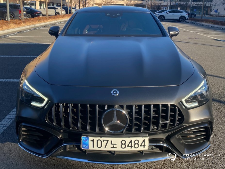 Автомобиль Mercedes-Benz AMG GT