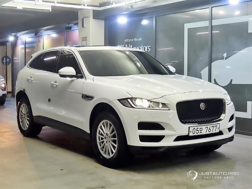 Автомобиль Jaguar F-PACE