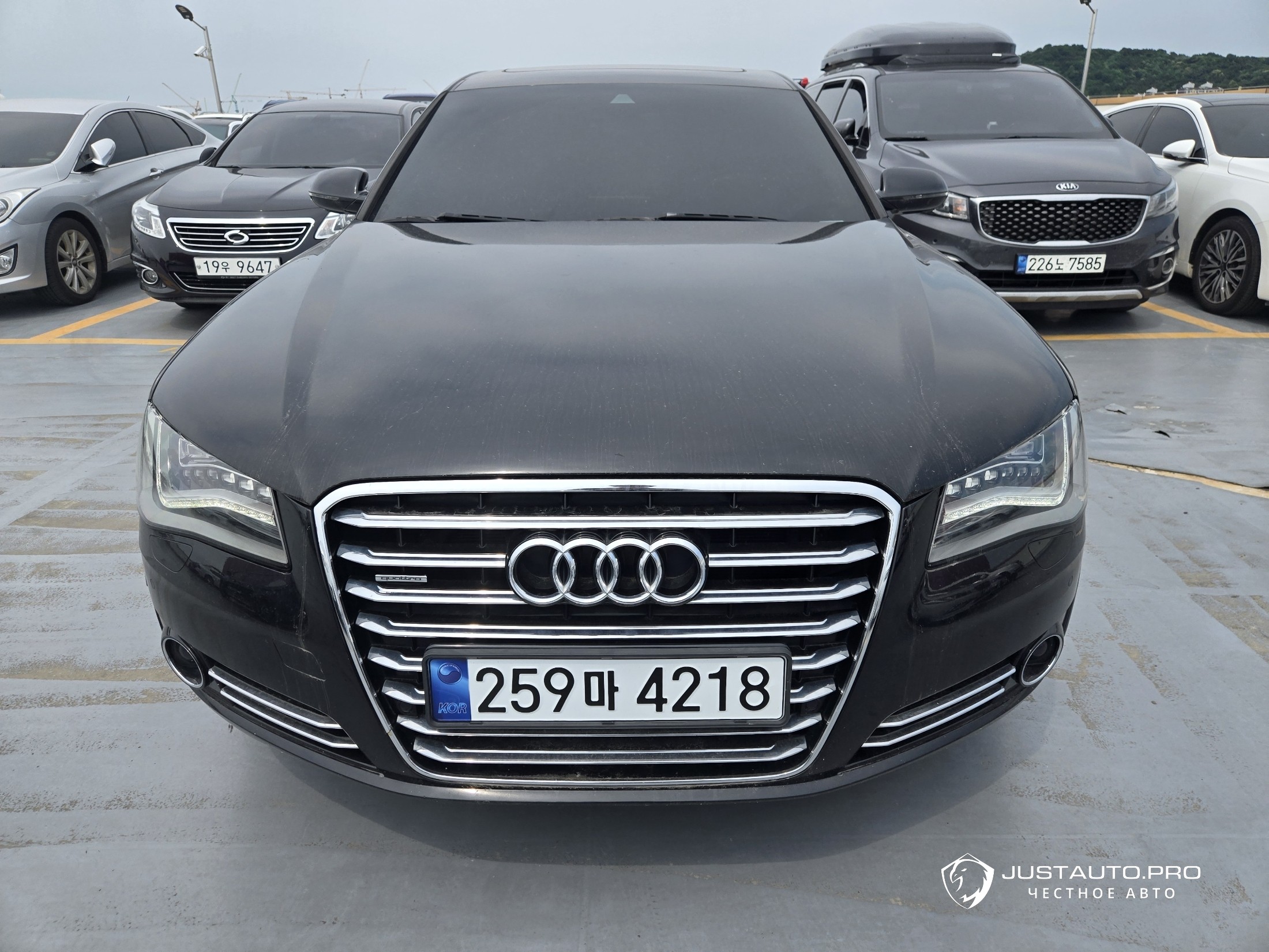Автомобиль Audi A8