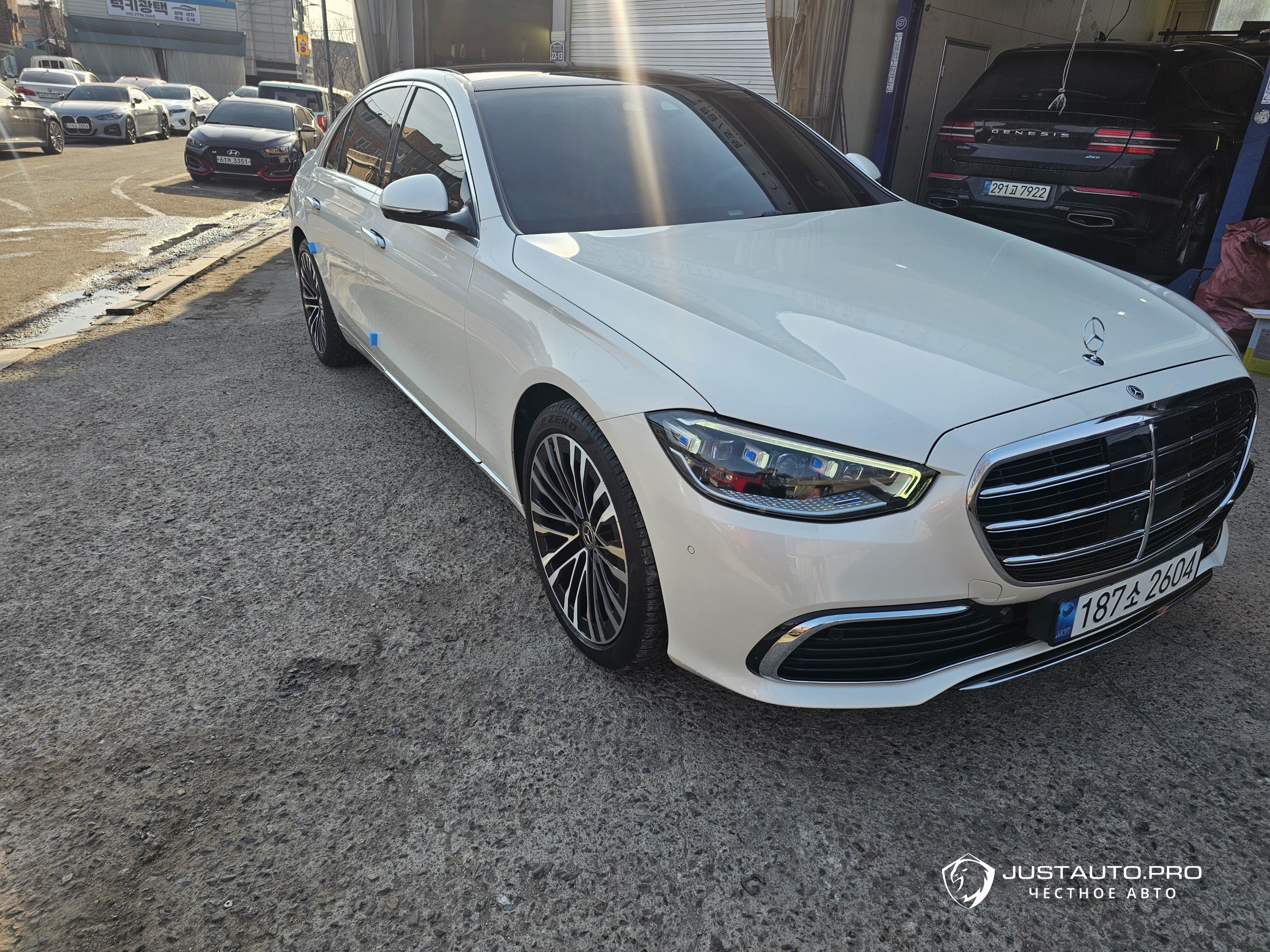 Автомобиль Mercedes-Benz S-Class