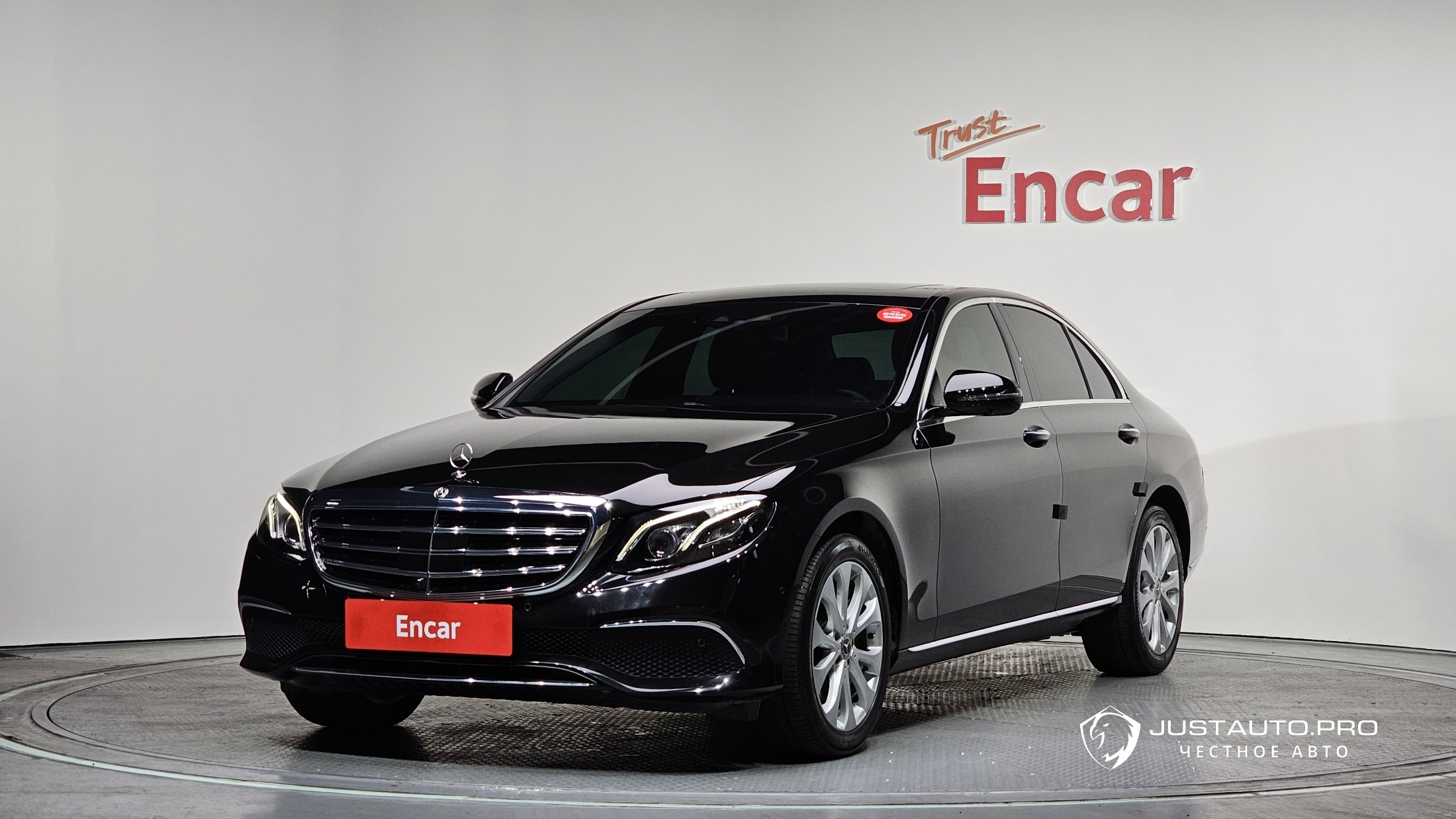 Автомобиль Mercedes-Benz E-Class