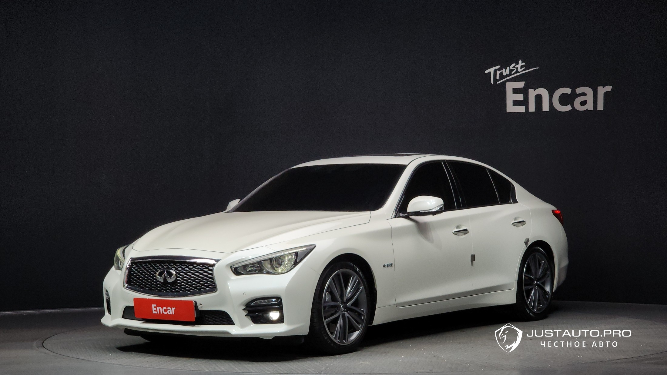 Автомобиль Infiniti Q50