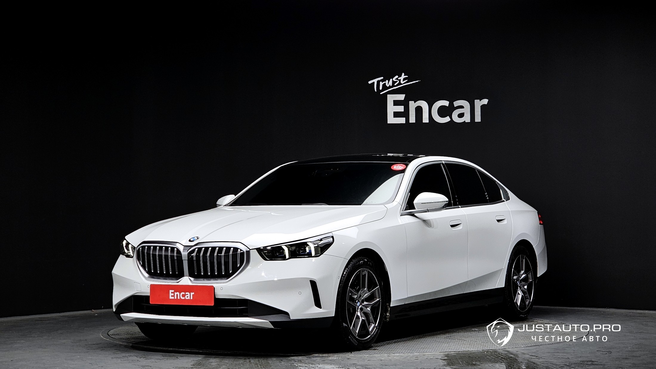 Автомобиль BMW 5-Series